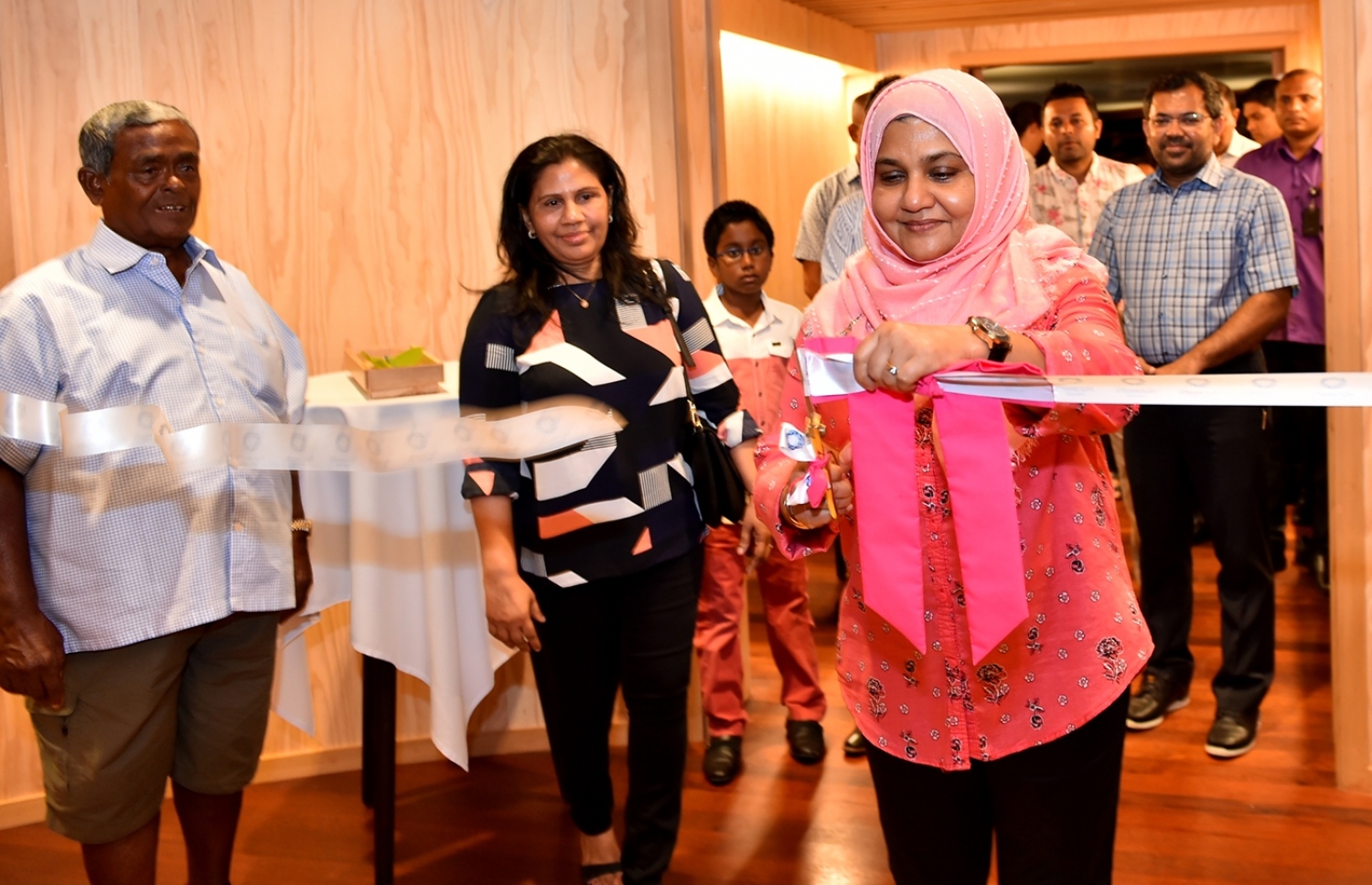 ހުރަވަޅި ރިސޯޓާއި ކަނޑުއަޑީގެ އެންމެ ބޮޑު ރެސްޓޯރަންޓް ހުޅުވުން