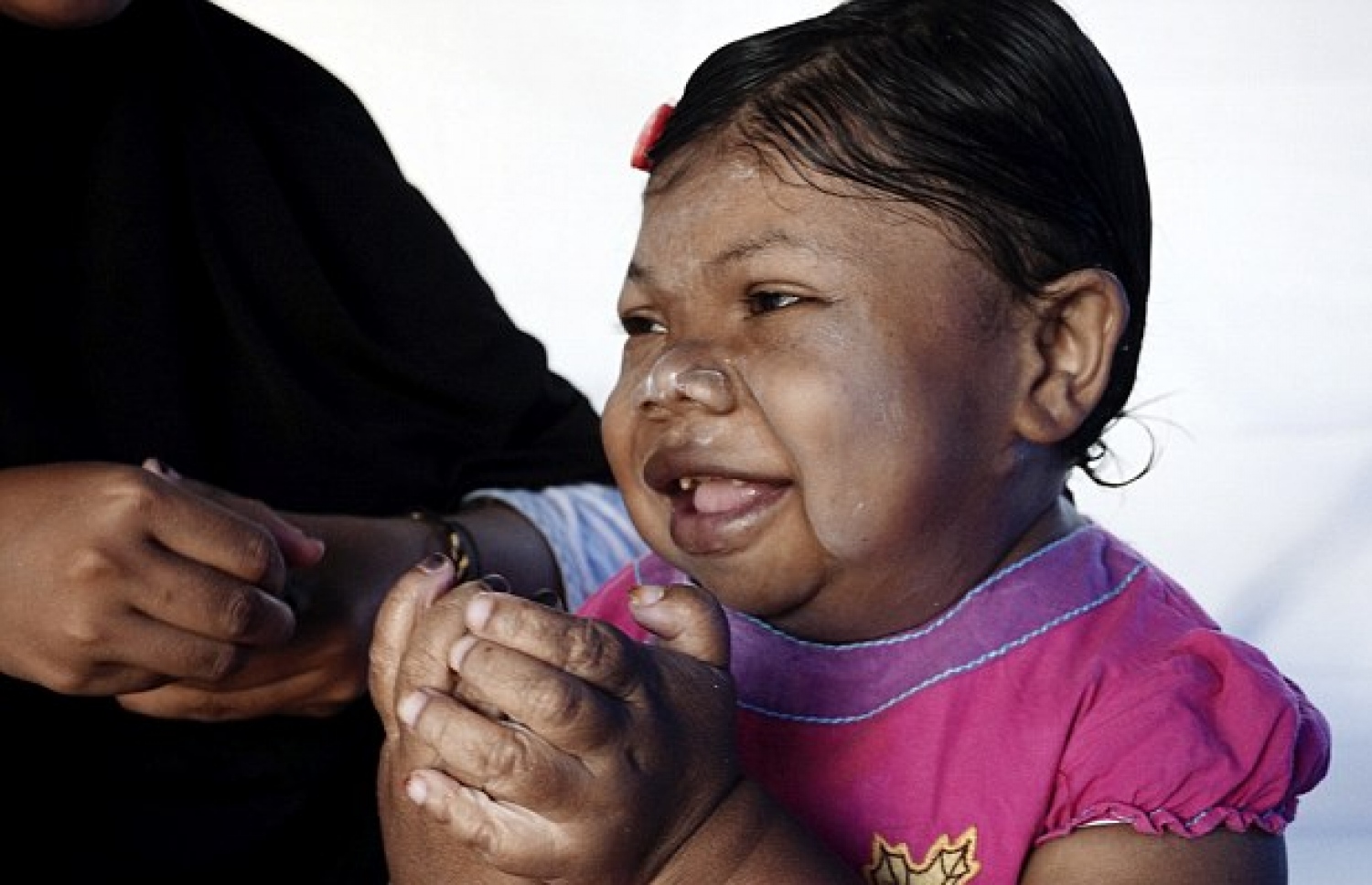 ސާރީ މަންމައާ އެކު