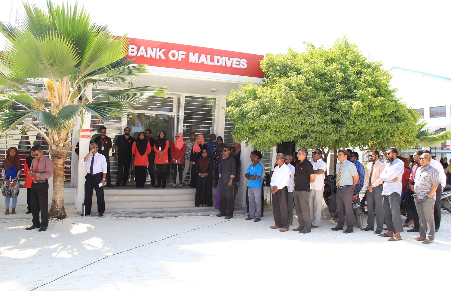 ބީއެމްއެލް އިން ފުވައްމުލަކުގައި ގާއިމްކޮށްފައިވާ ސެލްފް ސާވިސް އޭޓީއެމް ސެންޓަރު.-- ފޮޓޯ: ބީއެމްއެލް