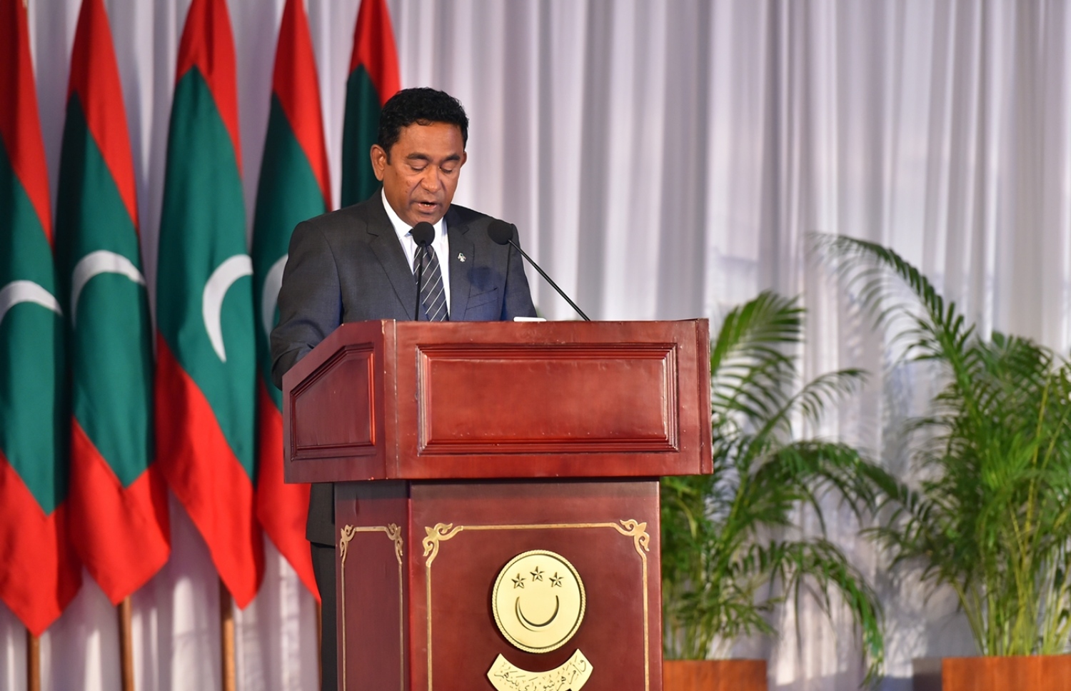 މާލެ: ފެބްރުއަރީ 6، 2017- ރައްޔިތުންގެ މަޖިލިހުގެ މި އަހަރުގެ ފުރަތަމަ ޖަލްސާ އަށް ރައީސް ޔާމީން ރިޔާސީ ބަޔާން އިއްވަވަނީ.---ފޮޓޯ: ރައީސް އޮފީސް