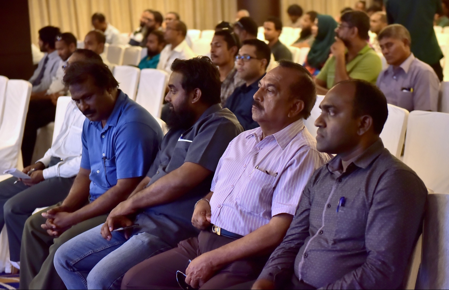 ހުޅުމާލޭގެ ދެވަނަ ފިޔަވަހީގެ ބިންތަކަށް ހުށަހެޅި ޑޮކިއުމެންޓްތައް ބެލުމަށް މިދިޔަ މަހު ބޭއްވި ހަފުލާއެއްގައި ވަހީދު (ކ-2) -- ފައިލް ފޮޓޯ: މިހާރު