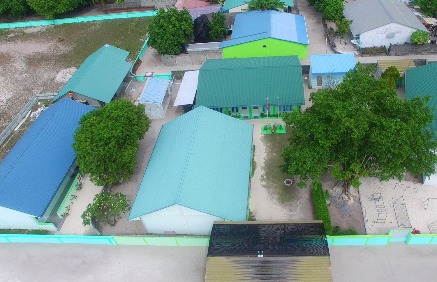 ހއ. އުލިގަމު ސްކޫލް. މި ސްކޫލްގައި ނާސަރީން ފެށިގެން ގްރޭޑް 10 އަށް ކިޔަވައިދޭ. -- ފޮޓޯ: އަބްދުﷲ އައުރާފް/މިހާރު