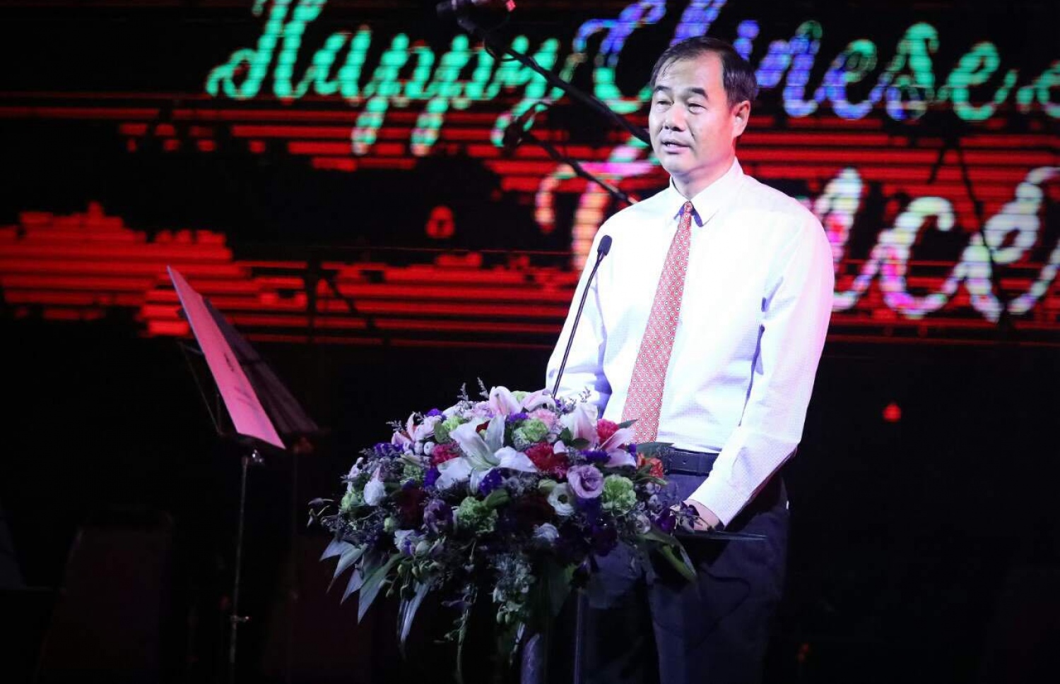 މާލެ: ފެބްރުއަރީ 7، 2017: ރާއްޖެ އާއި ޗައިނާއާ ދެމެދު ސިޔާސީ ގުޅުން ގާއިމްކުރިތާ 45 އަހަރު ފާހަގަކުރުމަށް އޮލިމްޕަހުގައި ބޭއްވި ހަފްލާއެއްގައި ޗައިނާ އެމްބަސަޑަރު ވަންގް ފުކާން ވާހަކަ ދައްކަވަނީ.-- ފޮޓޯ: ޔޫތު މިނިސްޓްރީ