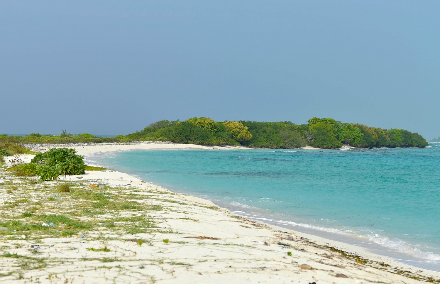 ރާއްޖޭގެ ހިތްގައިމު ރަށެއް: މި ތަންތަނުން އުފާ ލިބިގަތުމުގެ ފުރުސަތު ދިވެހިންނަށް ދުވަހެއް ދުވަހަކަށް ދަނީ ކުޑަވަމުން. --ފޮޓޯ: އަބްދުﷲ އައުރާފް/ މިހާރު