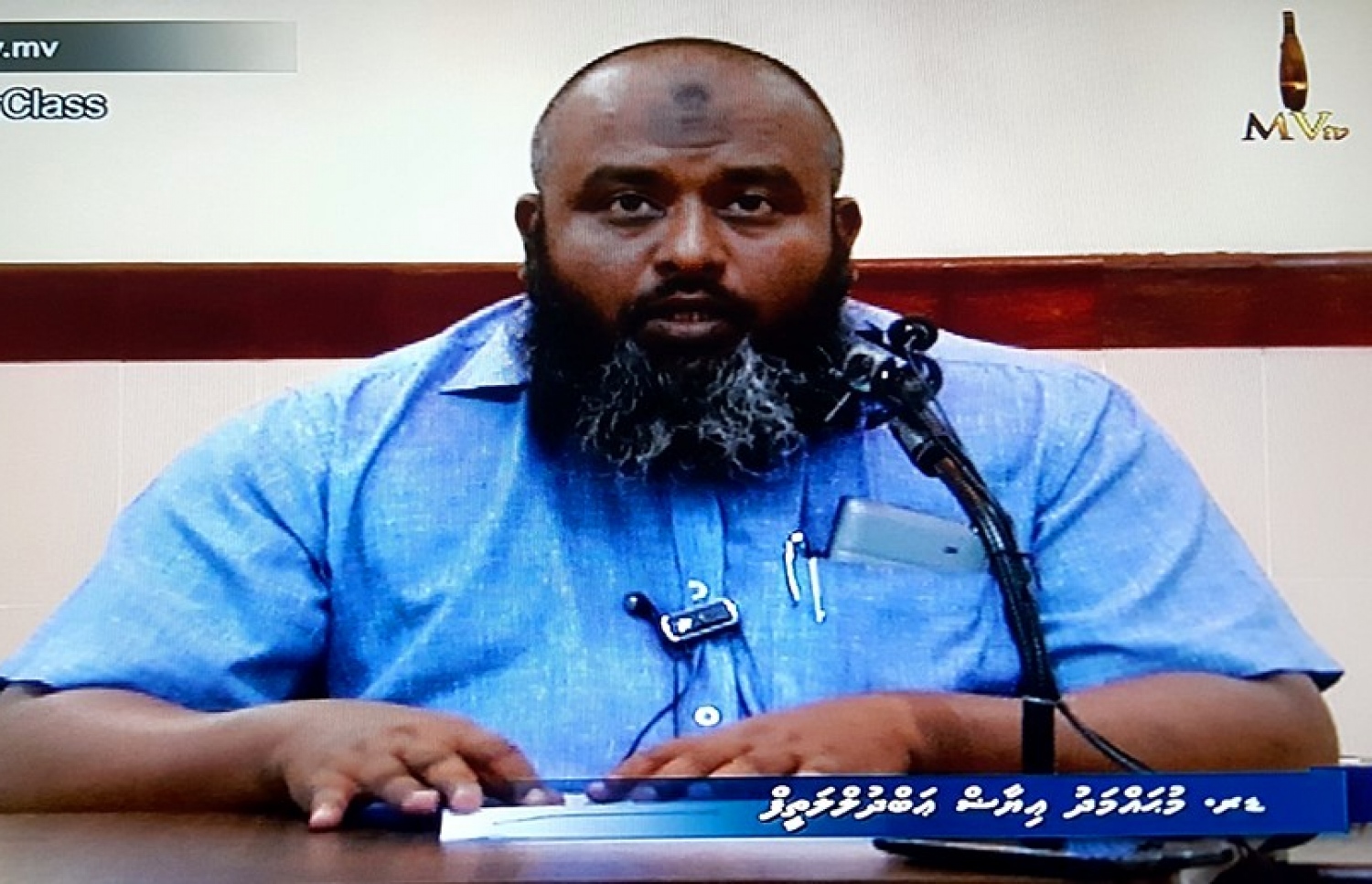ޑރ. އިޔާޒް ދީނީ ތަގުރީރެއް ދެއްވަނީ -- ފޮޓޯ: ސޯޝަލް މީޑިއާ