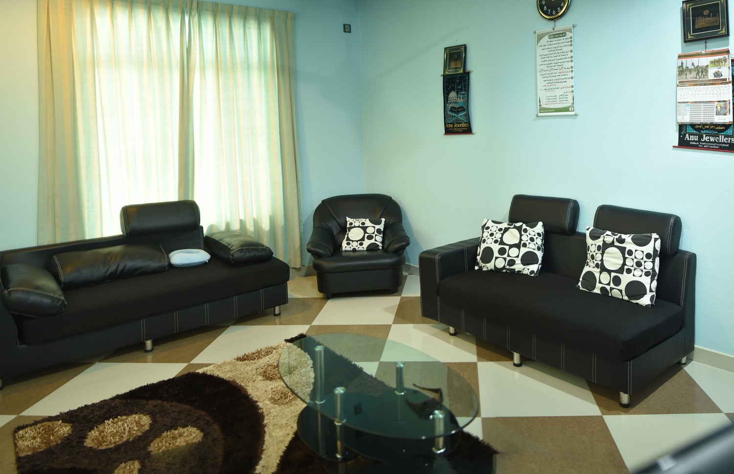 އުތީމު ނޫރާނީހިޔާ: މި ރަށަށް އަންނަ އެތައް ބަޔަކު މި ގޭގައި މަޑުކުރޭ. --ފޮޓޯ: އަބްދުﷲ އައުރާފް/ މިހާރު