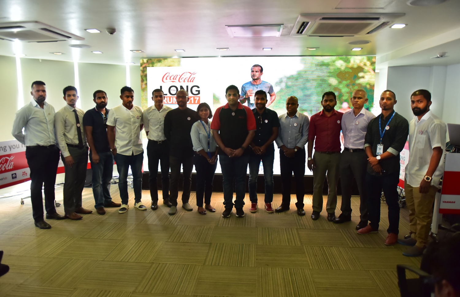 ޓީއެފްޖީގެ އިސްވެރިންނާއި ސްޕޮންސަރުން ގްރޫޕް ފޮޓޯއެއްގައި. --ފޮޓޯ: ހުސެއިން ވަހީދު/ މިހާރު