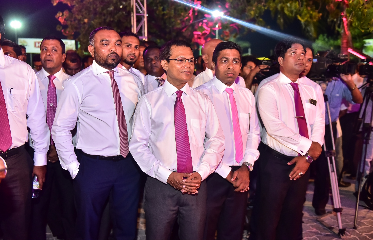 މަޖިލީހުގެ ޕާލަމެންޓްރީ ގްރޫޕުގެ ބައެއް މެމްބަރުން މަޖިލީހުގެ ރައީސް މަސީހާ އެކު. ---ފޮޓޯ: ނިޝާން އަލީ/މިހާރު