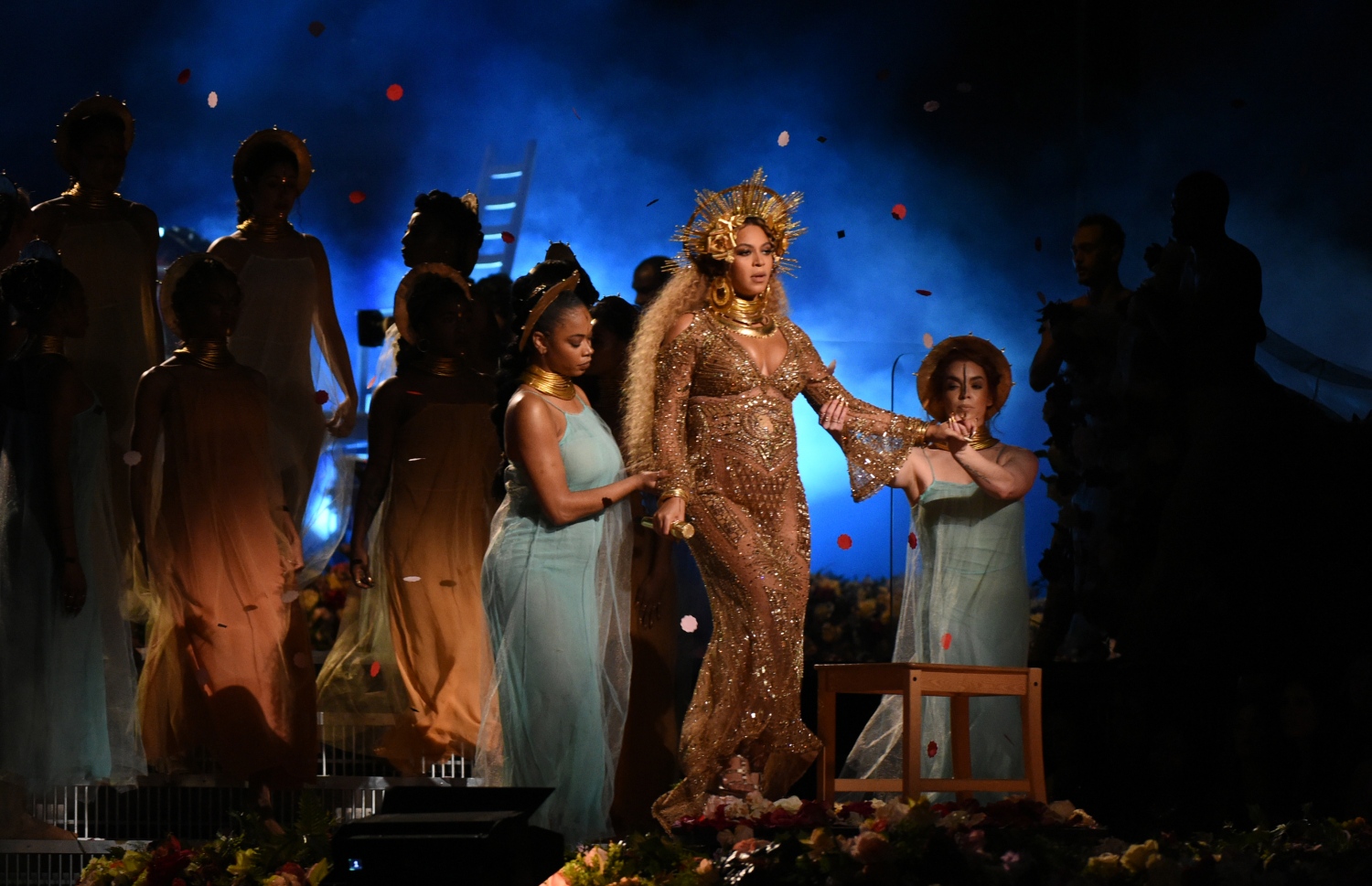 ލޮސް އެޖެލިސް، ކެލިފޯނިއާ: ފެބްރުއަރީ 12، 2017: ގްރެމީ އެވޯޑްސް ހަފްލާގައި ލަވަކިޔުންތެރިޔާ ބްރުނޯ މާސް ޕާފޯމް ކުރަނީ.-- ފޮޓޯ: އޭއެފްޕީ