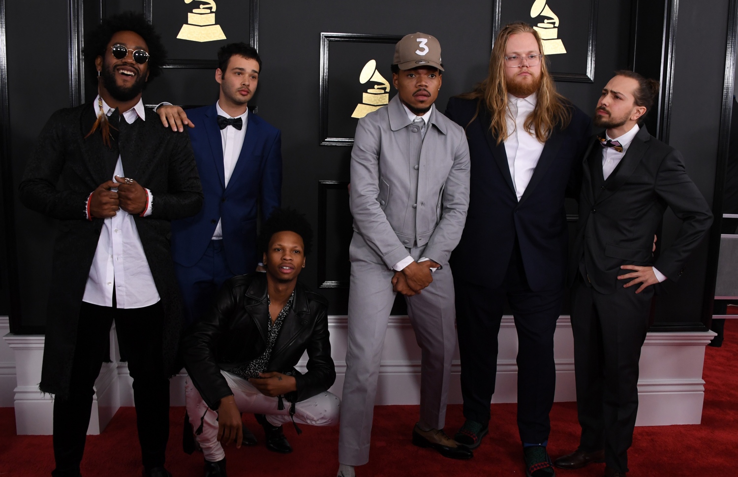 ލޮސް އެޖެލިސް، ކެލިފޯނިއާ: ފެބްރުއަރީ 12، 2017: ގްރެމީ އެވޯޑްސް ހަފްލާގައި ޗާންސް ދަ ރެޕާގެ އާޓިސްޓުން ބައިވެރިވަނީ.-- ފޮޓޯ: އޭއެފްޕީ