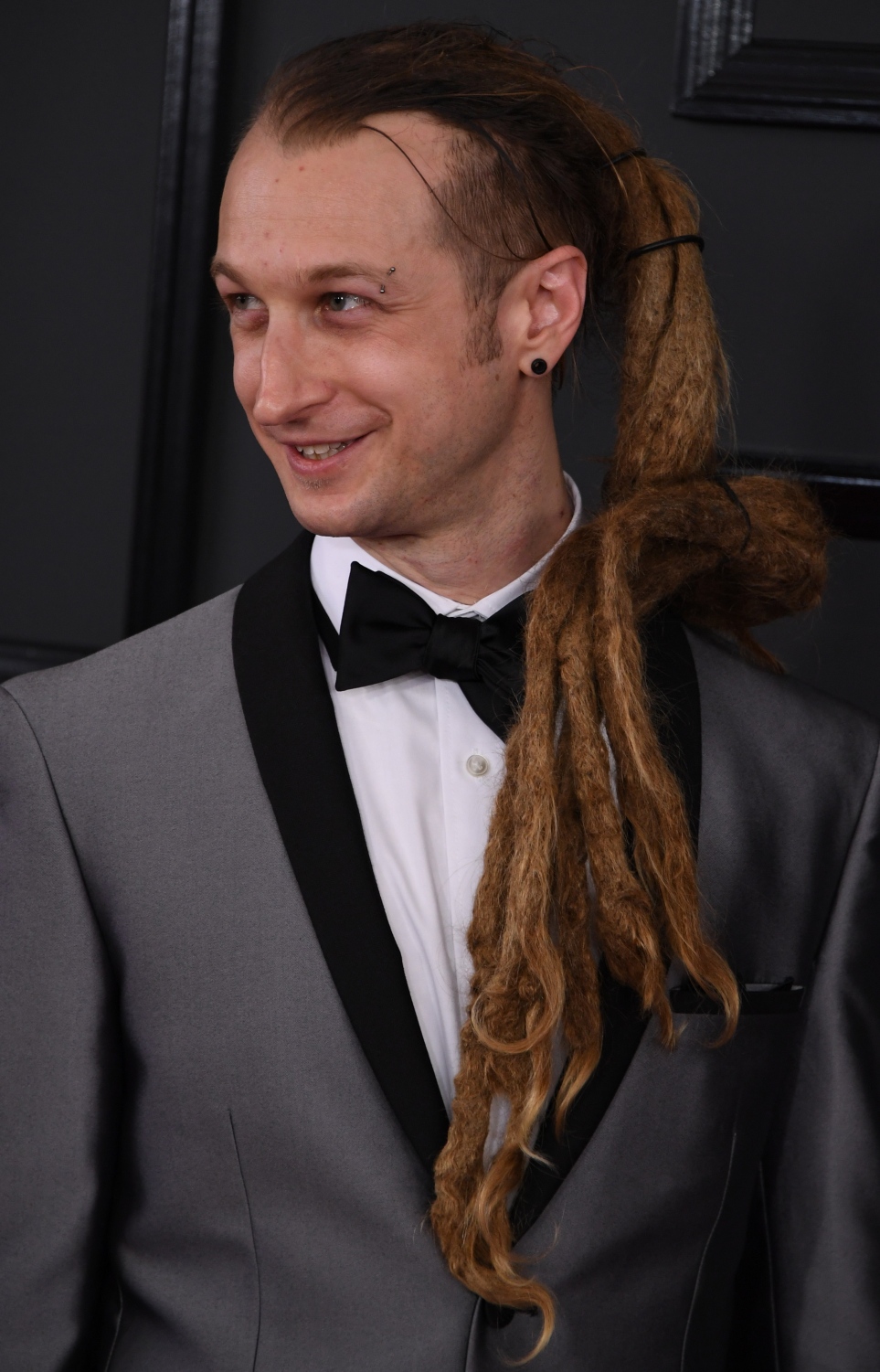 ލޮސް އެޖެލިސް، ކެލިފޯނިއާ: ފެބްރުއަރީ 12، 2017: ގްރެމީ އެވޯޑްސް ހަފްލާގައި ލަވަކިޔުންތެރިޔާ ކްރިސް ކޭސިކް ބައިވެރިވަނީ.-- ފޮޓޯ: އޭއެފްޕީ