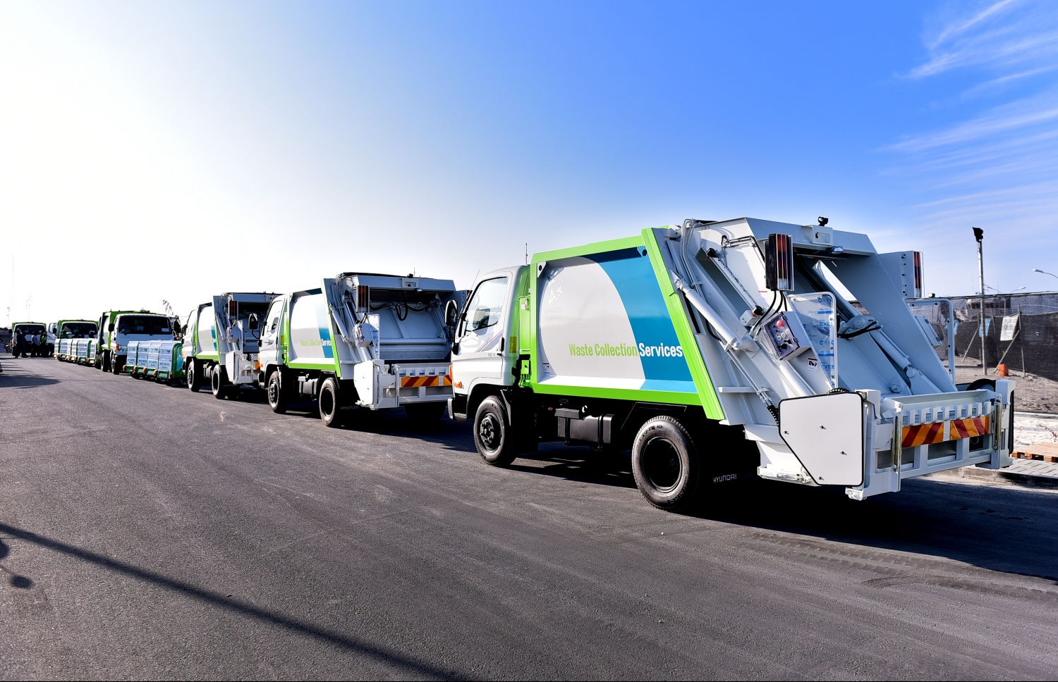 މާލެ، ފެބްރުއަރީ 13، 2017- މާލޭގައި ކުނި އުފުލުމަށްޓަކައި ވެމްކޯ އަށް އަލަށް ގެނައި އުޅަނދުތައް އިންޑަސްޓްރިއަލް ވިލެޖްގައި ދައްކާލަނީ.---ފޮޓޯ: ހުސެއިން ވަހީދު/މިހާރު