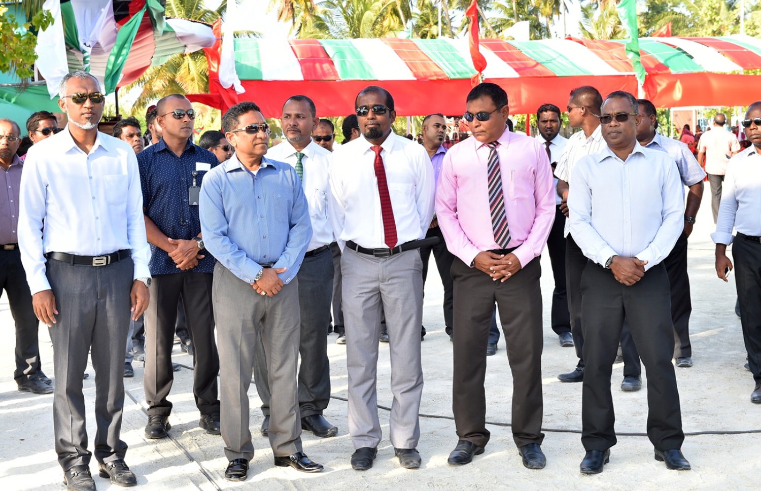 ކ. ހިންމަފުށި: ފެބްރުއަރީ 13، 2017- ހިންމަފުށީގެ ބިން ހިއްކުމުގެ މަޝްރޫއު ނިންމުމުގެ ރަސްމިއްޔާތުގައި ރައީސް ޔާމީން ބައިވެރިވެވަޑައިގަންވަނީ.