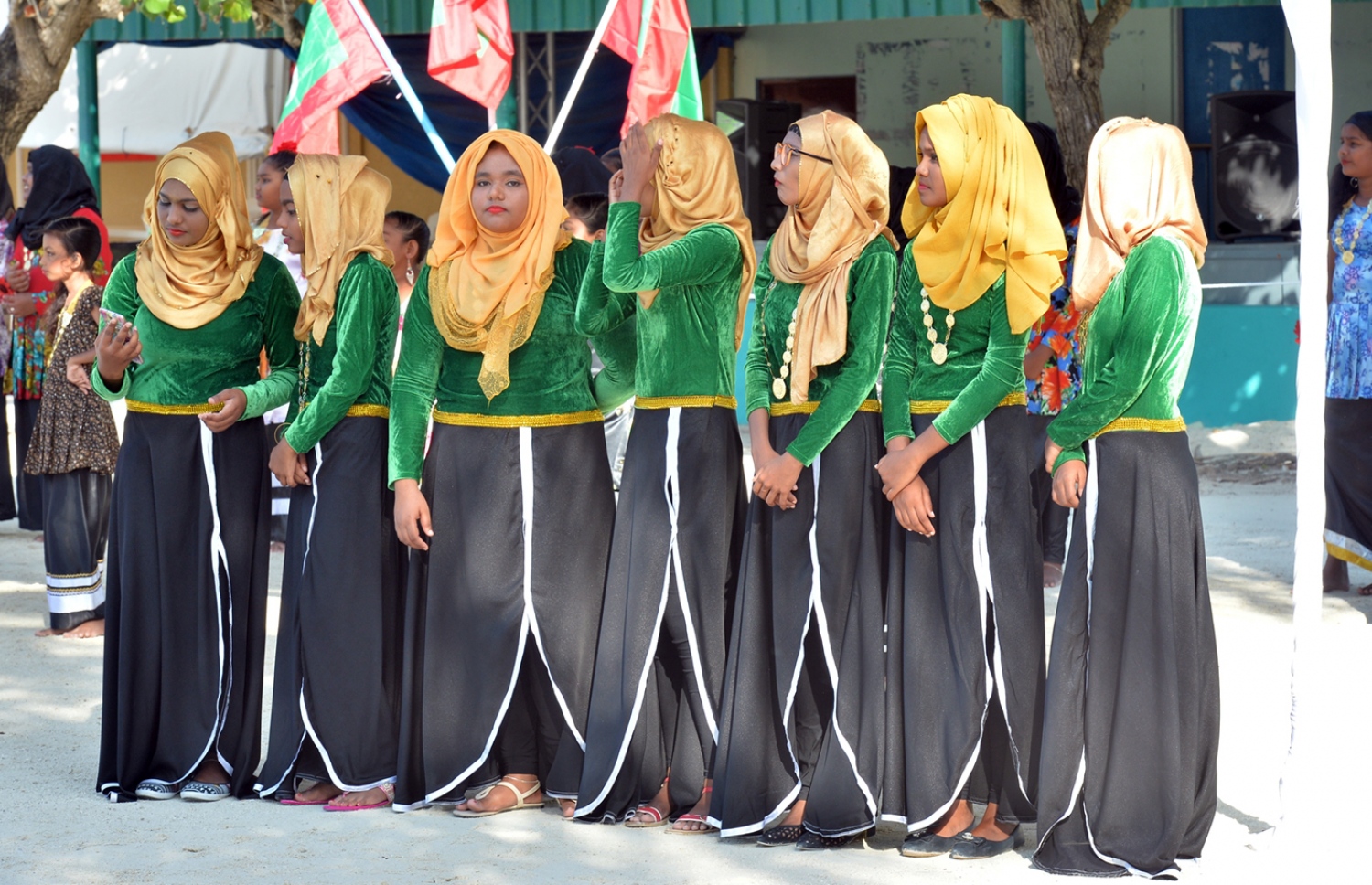 ކ. ހިންމަފުށި: ފެބްރުއަރީ 13، 2017- ހިންމަފުށީގެ ބިން ހިއްކުމުގެ މަޝްރޫއު ނިންމުމުގެ ރަސްމިއްޔާތުގައި މުނިފޫހިފިލުވުމުގެ އައިޓަމަކަށް ތައްޔާރުވެގެން.