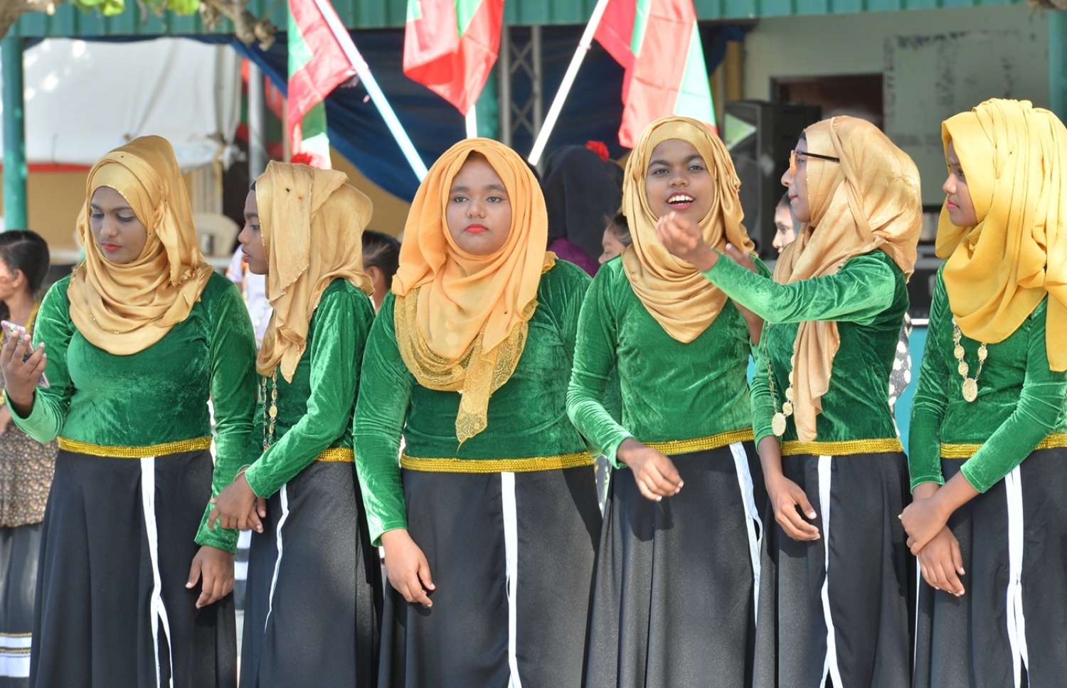 ކ. ހިންމަފުށި: ފެބްރުއަރީ 13، 2017- ހިންމަފުށީގެ ބިން ހިއްކުމުގެ މަޝްރޫއު ނިންމުމުގެ ރަސްމިއްޔާތުގައި މުނިފޫހިފިލުވުމުގެ އައިޓަމަކަށް ތައްޔާރުވެގެން.