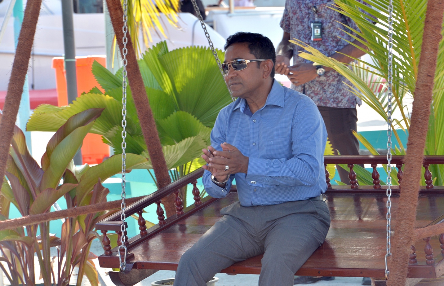 ކ. ހިންމަފުށި: ފެބްރުއަރީ 13، 2017- ހިންމަފުށީގެ ބިން ހިއްކުމުގެ މަޝްރޫއު ނިންމުމުގެ ރަސްމިއްޔާތަށް ފަހު، ރައީސް ޔާމީން އުނދޯއްޔެއްގައި އިށީނދެވަޑައިގެން.