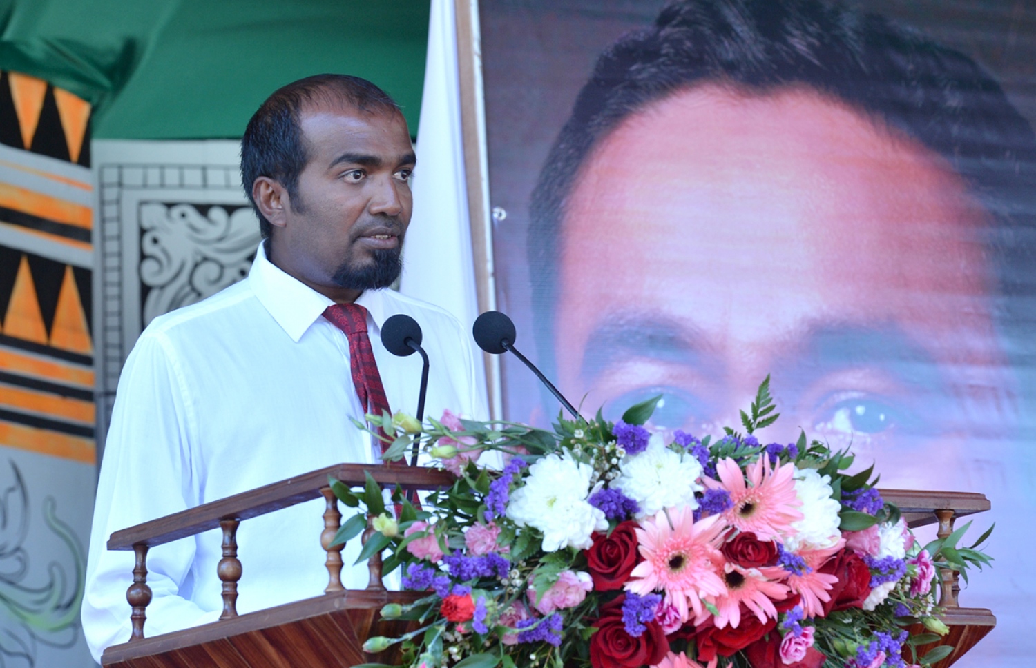 ކ. ހިންމަފުށި: ފެބްރުއަރީ 13، 2017- މި ރަށުގެ ބިން ހިއްކައި ނިންމުމުގެ ރަސްމިއްޔާތުގައި ކައުންސިލްގެ ރައީސް ޝާން އިބްރާހިމް ވާހަކަ ދައްކަވަނީ.