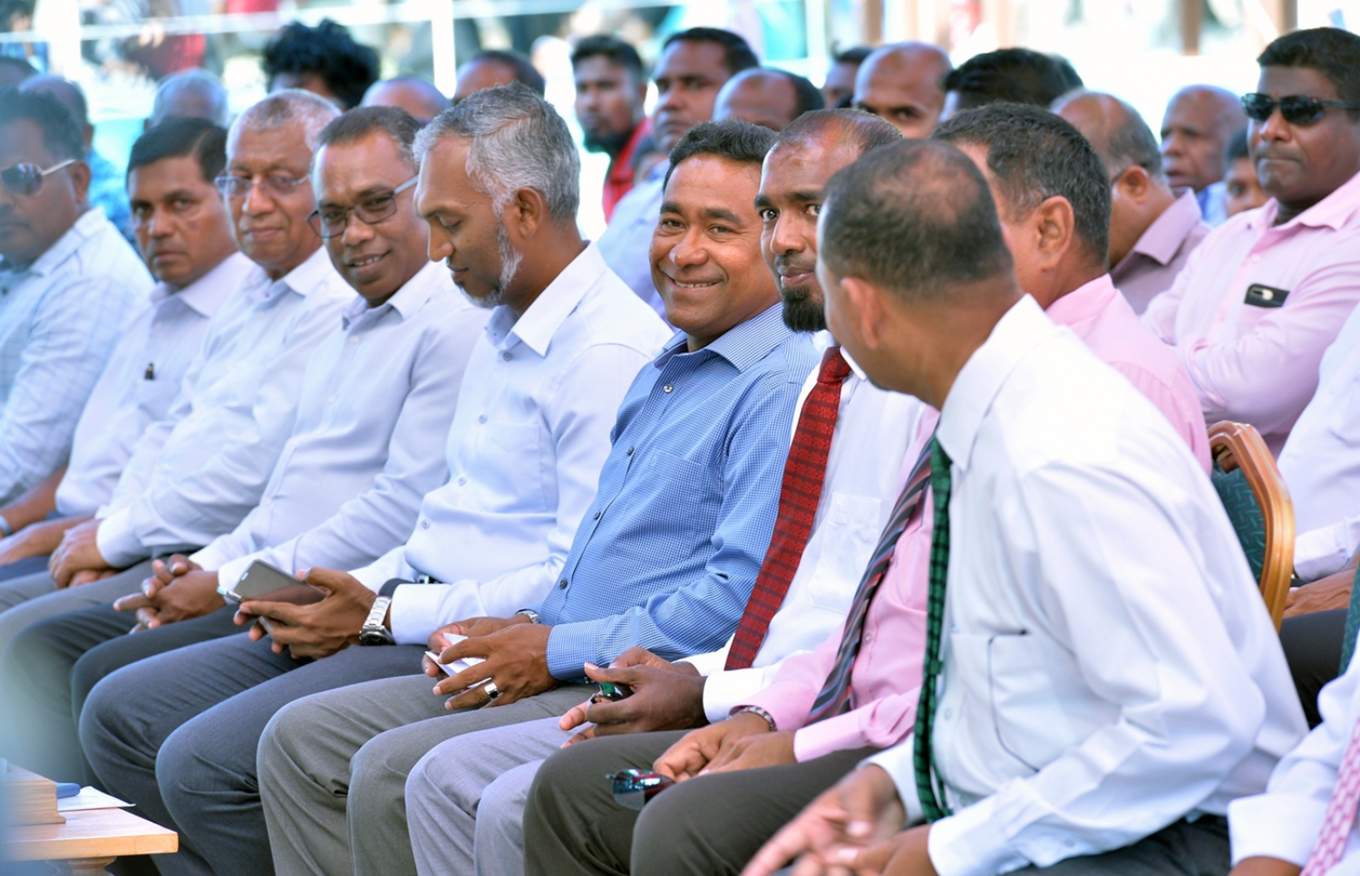 ކ. ހިންމަފުށި: ފެބްރުއަރީ 13، 2017- މި ރަށުގެ ބިން ހިއްކައި ނިންމުމުގެ ރަސްމިއްޔާތުގައި ރައީސް ޔާމީނާއި ސަރުކާރުގެ ބައެއް އިސްވެރިން ބައިވެރިވެވަޑައިގަންނަވަނީ.