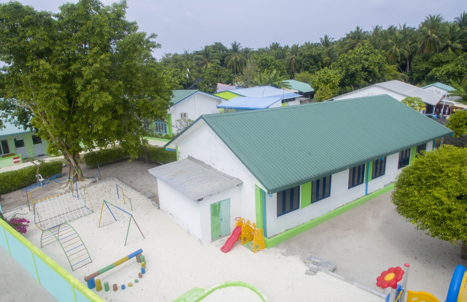 ހއ. އުލިގަމު މަދަރުސާ. ނާސަރިން ފެށިގެން ގްރޭޑް 10 އާ ހަމަޔަށް މި ސްކޫލްގައި ކިޔަވައިދޭ. -- ފޮޓޯ: އަބްދުﷲ އައުރާފް/މިހާރު