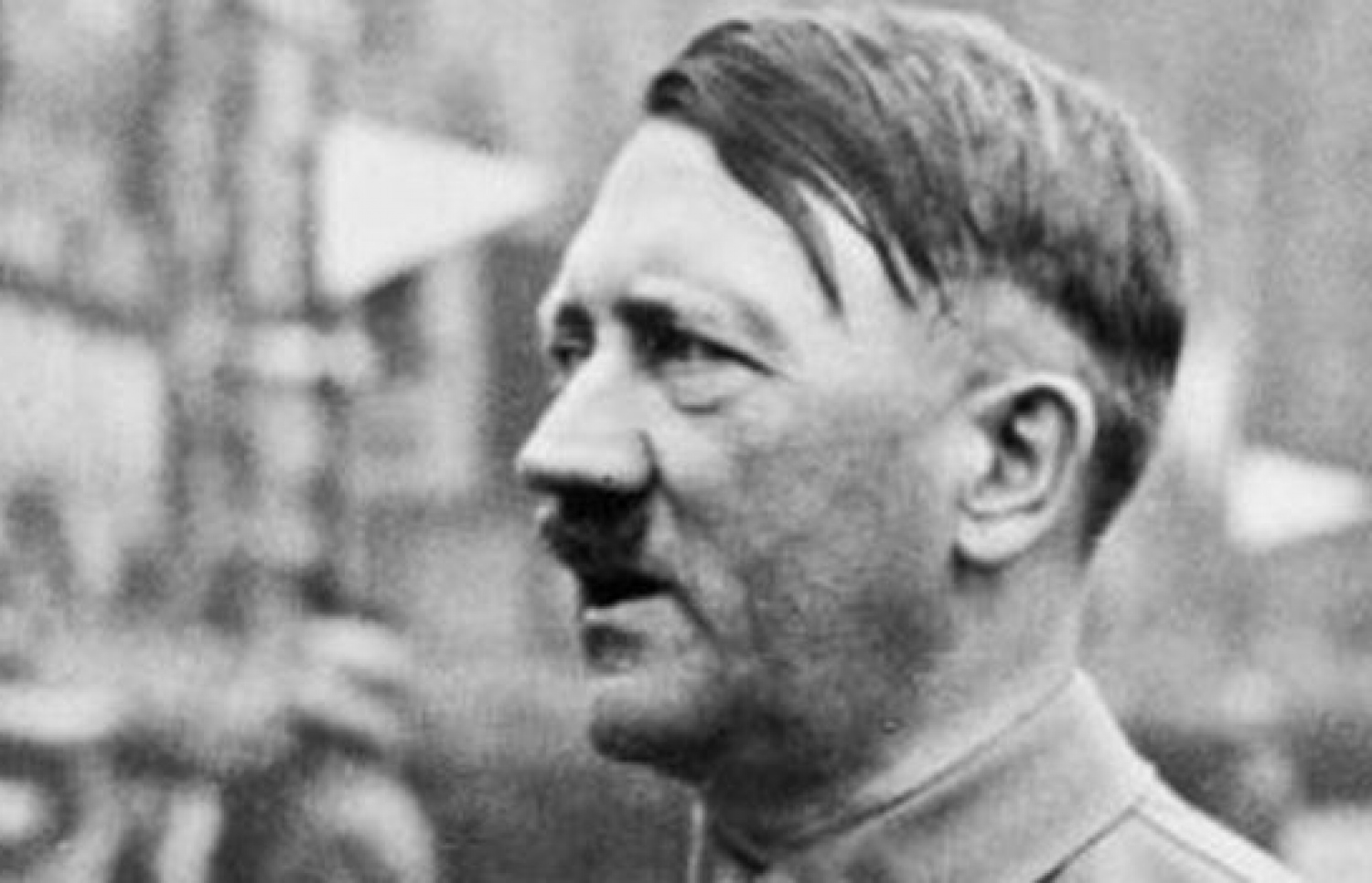 އެޑޮލްފް ހިޓްލަރު އޮސްޓްރިއާ އިން ޖަރުމަނަށް ހިޖުރަކޮށްފައި ވަނީ 1913 ވަނަ އަހަރު.