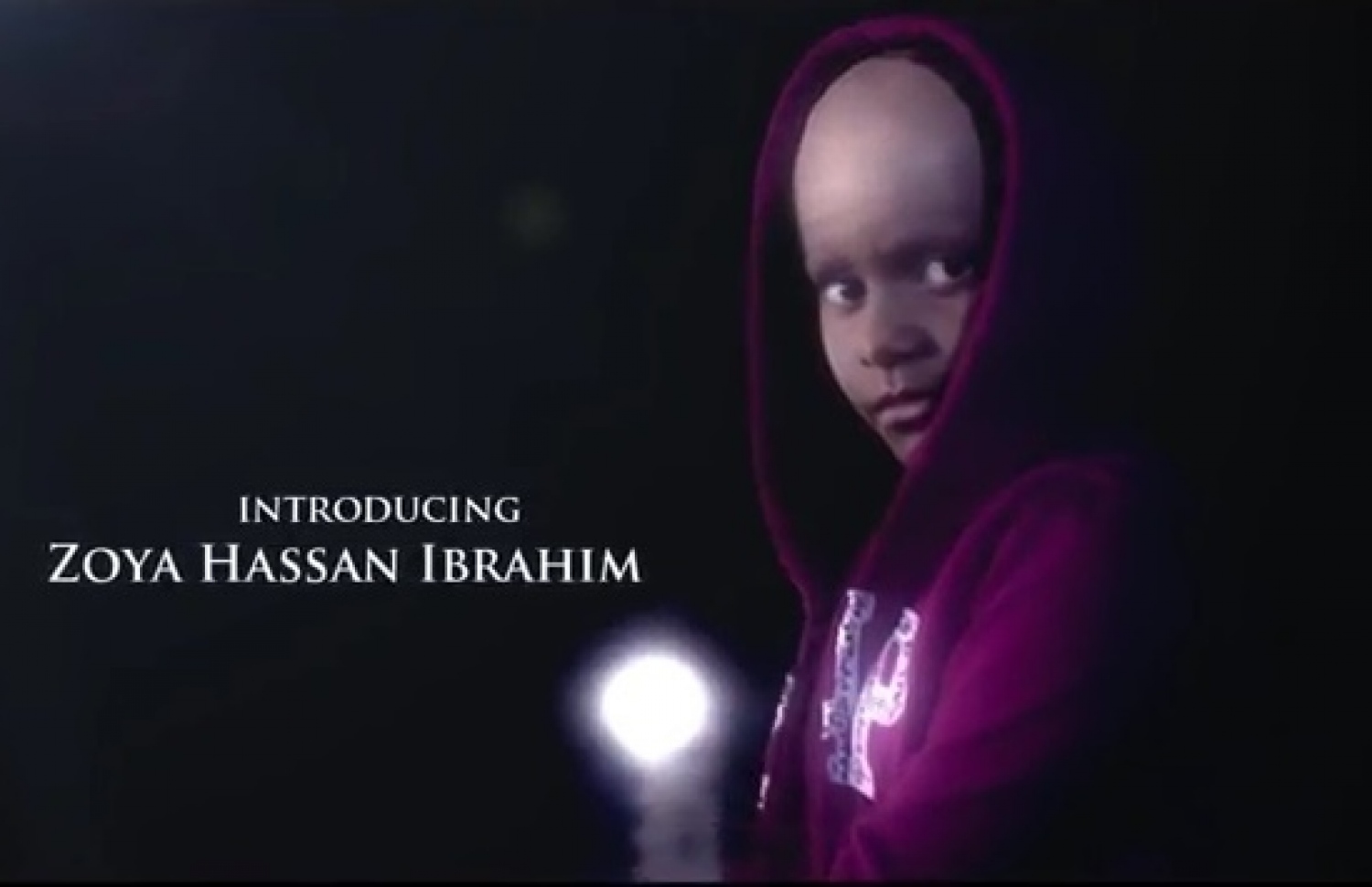 ޓެޑްރީގެ "ލަސްވިޔަސް" އިން އަލަށް ތައާރަފުވާ ޒޯޔާ ޓީޒާގެ މަންޒަރެއްގައި.