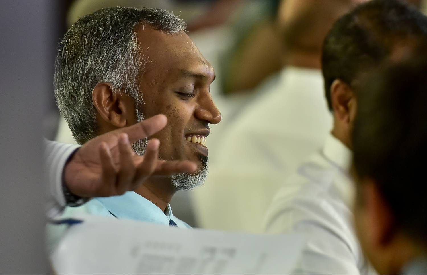 މާލެ: ފެބްރުއަރީ 15، 2017: މޯލްޑިވްސް އެސޯސިއޭޝަން އޮފް ކޮންސްޓްރަކްޝަން އިންޑަސްޓްރީ (މަސީ) ގެ ފަރާތުން، އިމާރާތް ކުރުމަށް ހުރި ދަތިތަކާ ބެހޭ ގޮތުން މަޝްވަރާކޮށް ހައްލެއް ހޯދުމަށް ހޮޓެލް ޖެންގައި ބޭއްވި ސެމިިނާގައި ހައުސިން މިނިސްޓަރު މުހައްމަދު މުއިއްޒު ބައިވެރިވެ ވަޑައިގަންނަވަނީ.-- ފޮޓޯ: ނިޝާން އަލީ/ މިހާރު