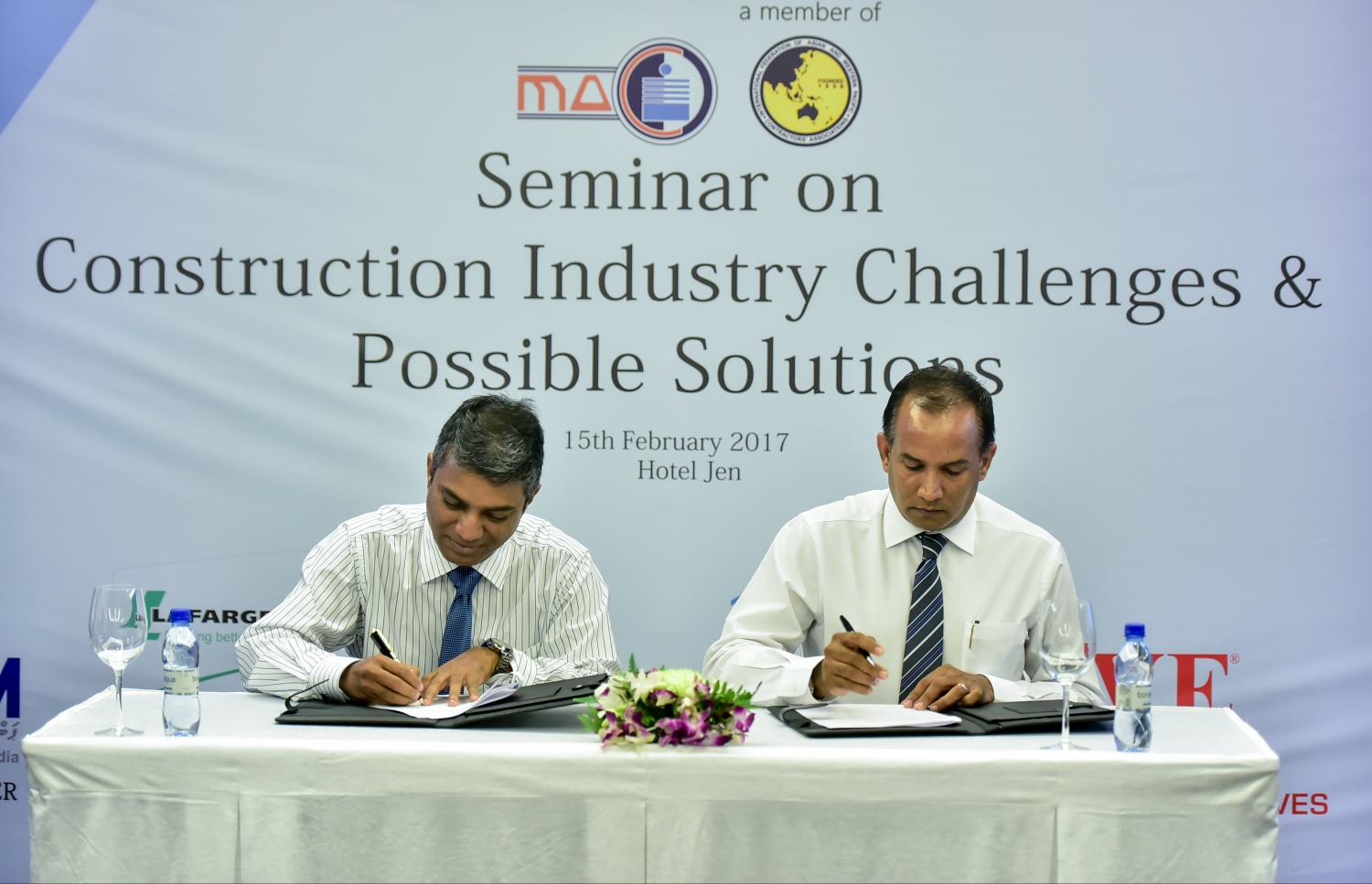 އިމާރާތް ކުރުމަށް ހުރި ދަތިތަކާ ބެހޭ ސެމިނާ