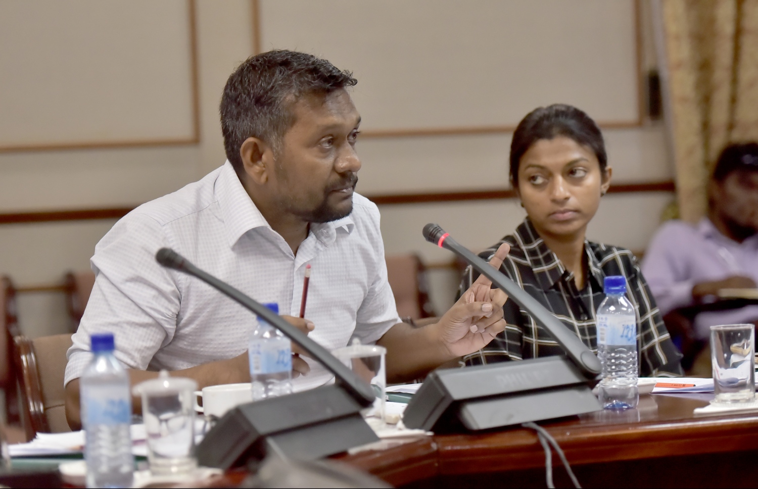 ގަމު ދާއިރާގެ މެމްބަރު ފައްޔާޒް. އޭނާ ހުށަހެޅުއްވި އިސްލާހެއް ކޮމެޓީން ވަނީ ފެއިލްކޮށްލާފައި. - ފޮޓޯ: ހުސެއިން ވަހީދު/ މިހާރު