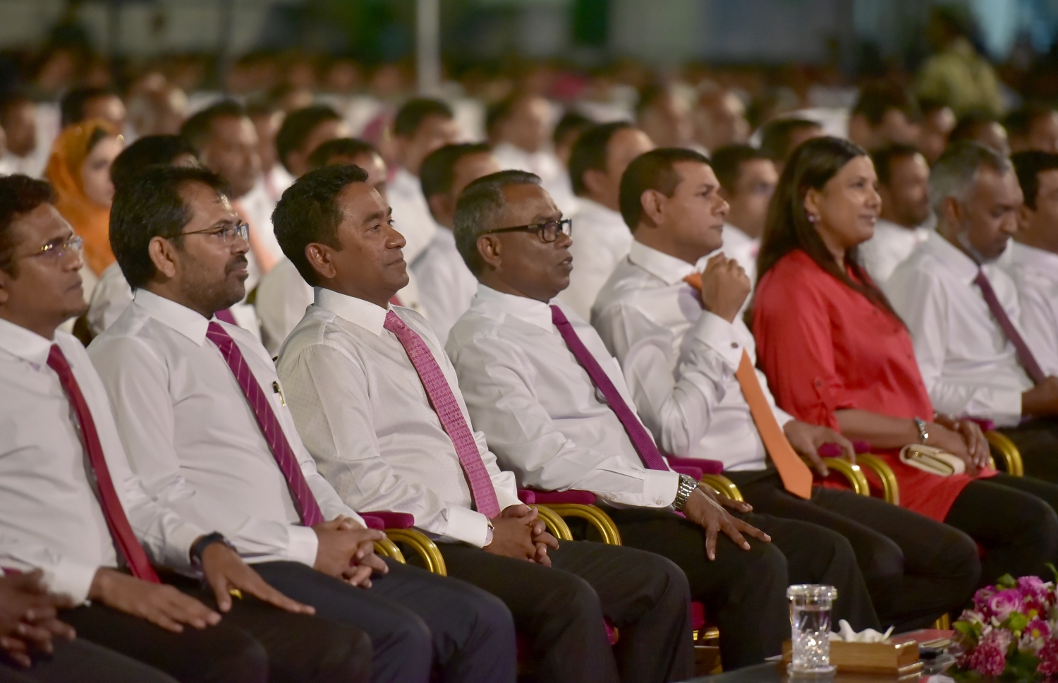 މާލެ: ފެބުރުއަރީ 16، 2017- އޭޕްރީލް 15 ގައި ބާއްވާ ލޯކަލް އިންތިހާބަށް ޕީޕީއެމްގެ ކެމްޕެއިން އިފުތިތާހު ކުރުމަށް ބޭއްވި ޖަލްސާގައި ރައީސް ޔާމީނާއި ޕީޕީއެމް/އެމްޑީއޭގެ ބައެއް އިސްބޭފުޅުން ބައިވެރިވެވަޑައިގަންނަވަނީ.---ފޮޓޯ: ހުސެއިން ވަހީދު/މިހާރު