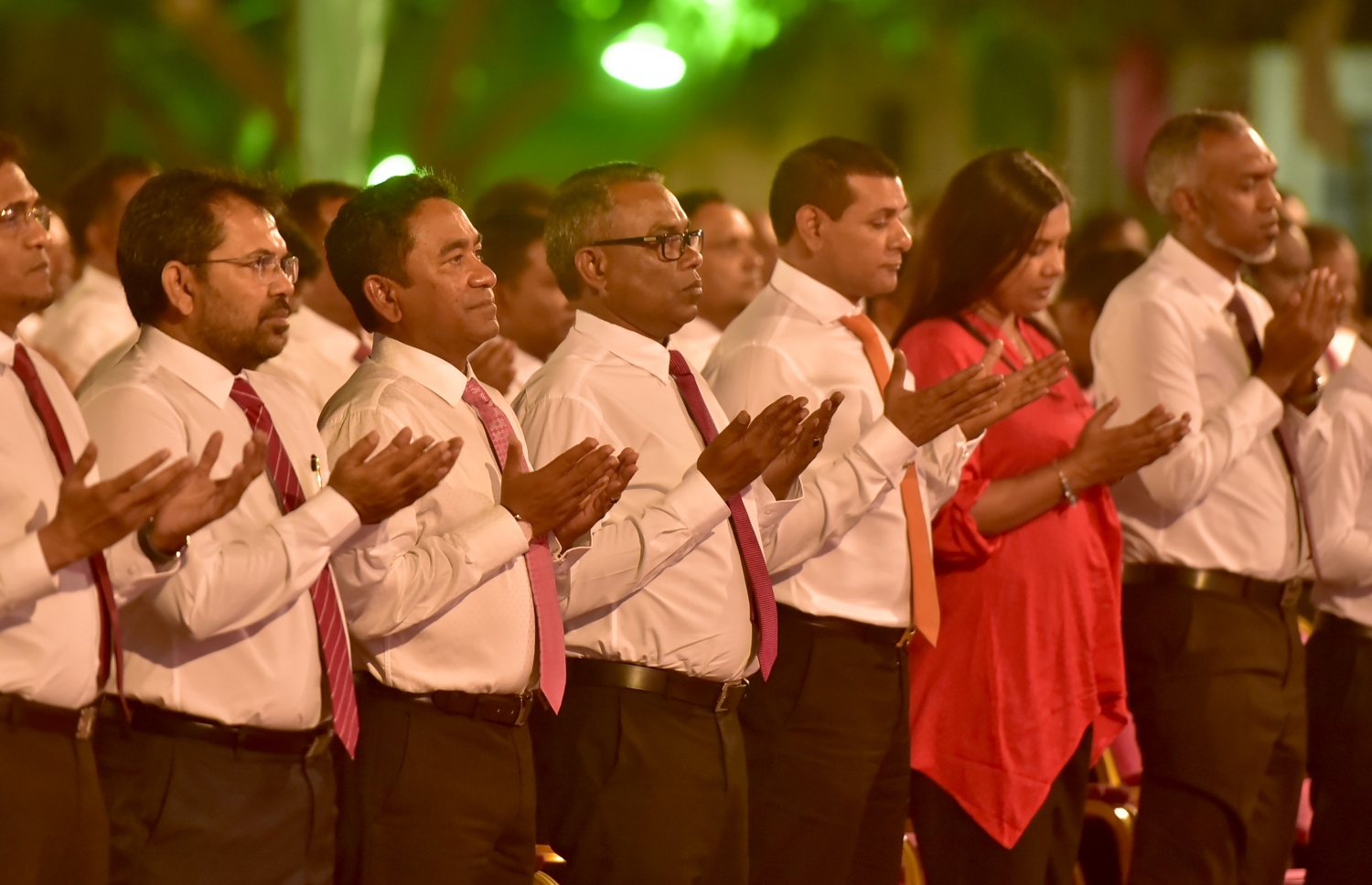 މާލެ: ފެބުރުއަރީ 16، 2017- އޭޕްރީލް 15 ގައި ބާއްވާ ލޯކަލް އިންތިހާބަށް ޕީޕީއެމްގެ ކެމްޕެއިން އިފުތިތާހު ކުރުމަށް ބޭއްވި ޖަލްސާގައި ހާއްސަ ދުއާއެއް ކުރައްވަނީ.---ފޮޓޯ: ހުސެއިން ވަހީދު/މިހާރު