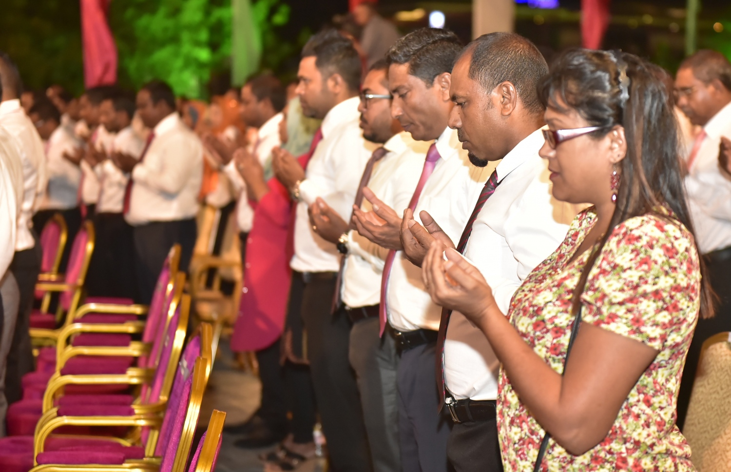 މާލެ: ފެބުރުއަރީ 16، 2017- އޭޕްރީލް 15 ގައި ބާއްވާ ލޯކަލް އިންތިހާބަށް ޕީޕީއެމްގެ ކެމްޕެއިން އިފުތިތާހު ކުރުމަށް ބޭއްވި ޖަލްސާގައި ހާއްސަ ދުއާއެއް ކުރައްވަނީ.---ފޮޓޯ: ހުސެއިން ވަހީދު/މިހާރު