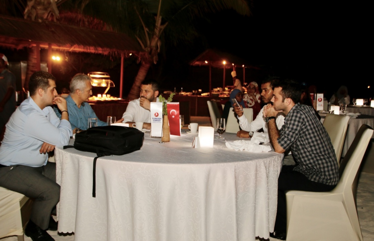 ޝެރެޓަން މޯލްޑިވްސް ފުލްމޫން ރިސޯޓު: ފެބްރުއަރީ 20، 2017: ޓާކިޝް ކާގޯ މެދުވެރިކޮށް މިދިޔަ އަހަރު އެންމެ ގިނަ މަސް އެކްސްޕޯޓްކުރި ކުންފުނިތަކަށް އެވޯޑް ދިނުމަށް ޝެރެޓަން މޯލްޑިވްސް ފުލްމޫން ރިސޯޓުގައި ބޭއްވި ހަފުލާގެ ތެރެއިން.-- ފޮޓޯ: ޓާކިޝް އެއާލައިން