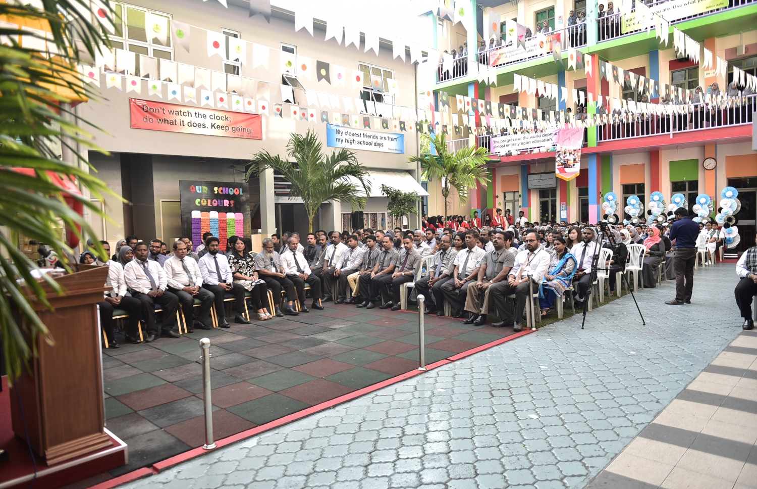 އަހުމަދިއްޔާ އިންޓަނޭޝަނަލް ސްކޫލަށް 35 އަހަރު