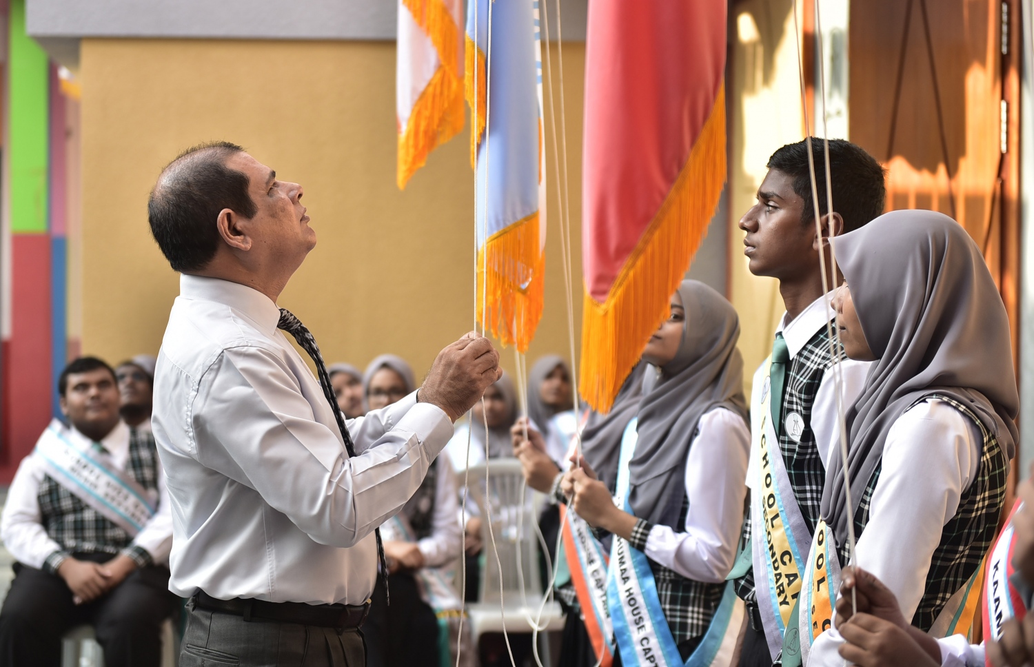 އަހްމަދިއްޔާ އިންޓަނޭޝަނަލް ސްކޫލުގެ 35 ވަނަ އަހަރީދުވަސް ފާހަގަ ކުރުމަަށް އެ ސްކޫލު ގައި ބޭއްވި ހާއްސަ ހަފްލާގައި ސްކޫލާއި ހައުސްތަކުގެ ދިދަނަގަނީ.--- ފައިލް ފޮޓޯ: މިހާރު