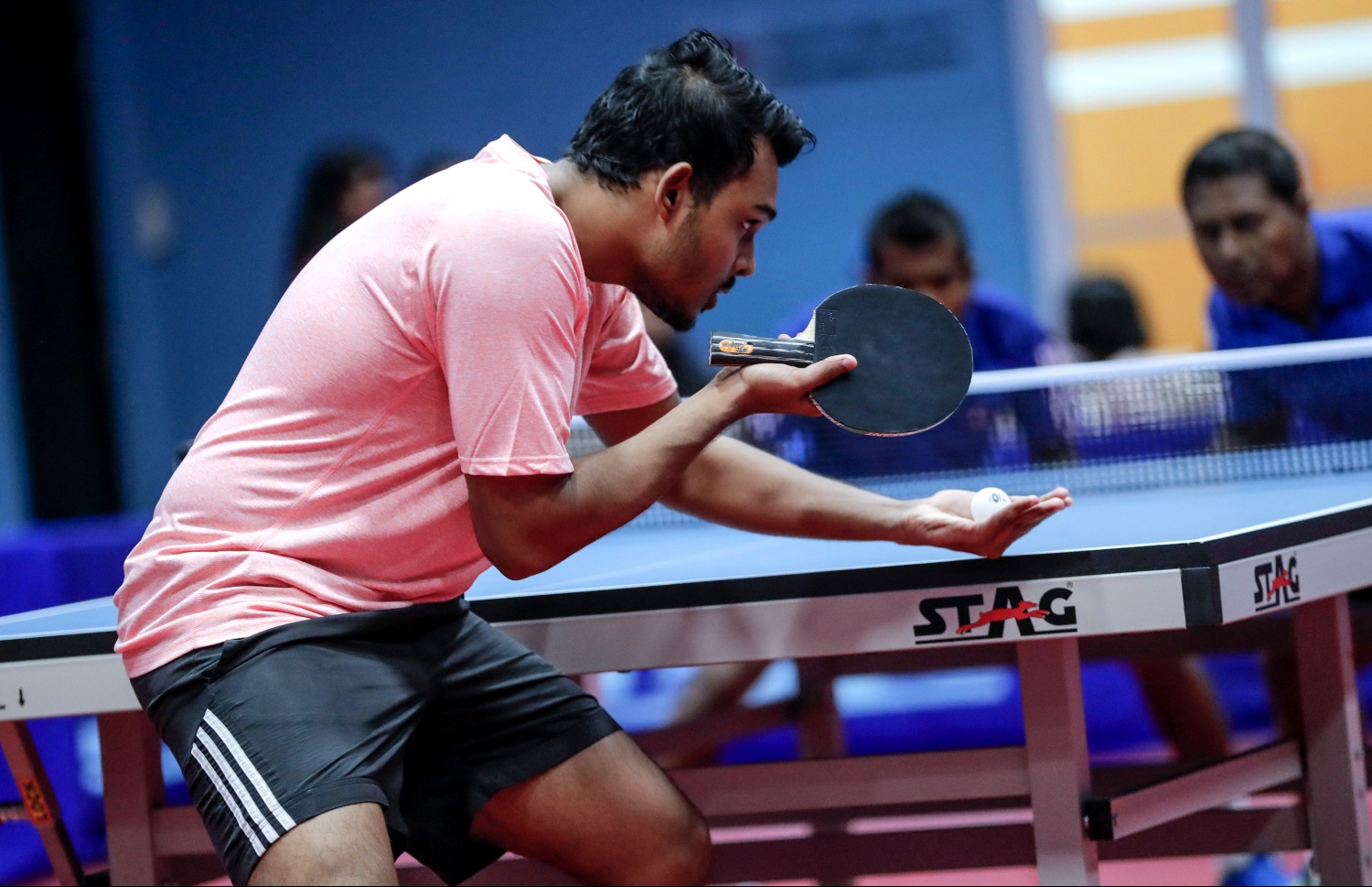 ޓީޓީ އެސޯސިއޭޝަން ޗެމްޕިއަންޝިޕް ފިރިހެން ސިންގަލްސް މެޗުގެ ތެރެއިން ޒީސްތު ބޯޅަ ފޮނުވާލަނީ.-- ފޮޓޯ: މުހައްމަދު އަހުސަން