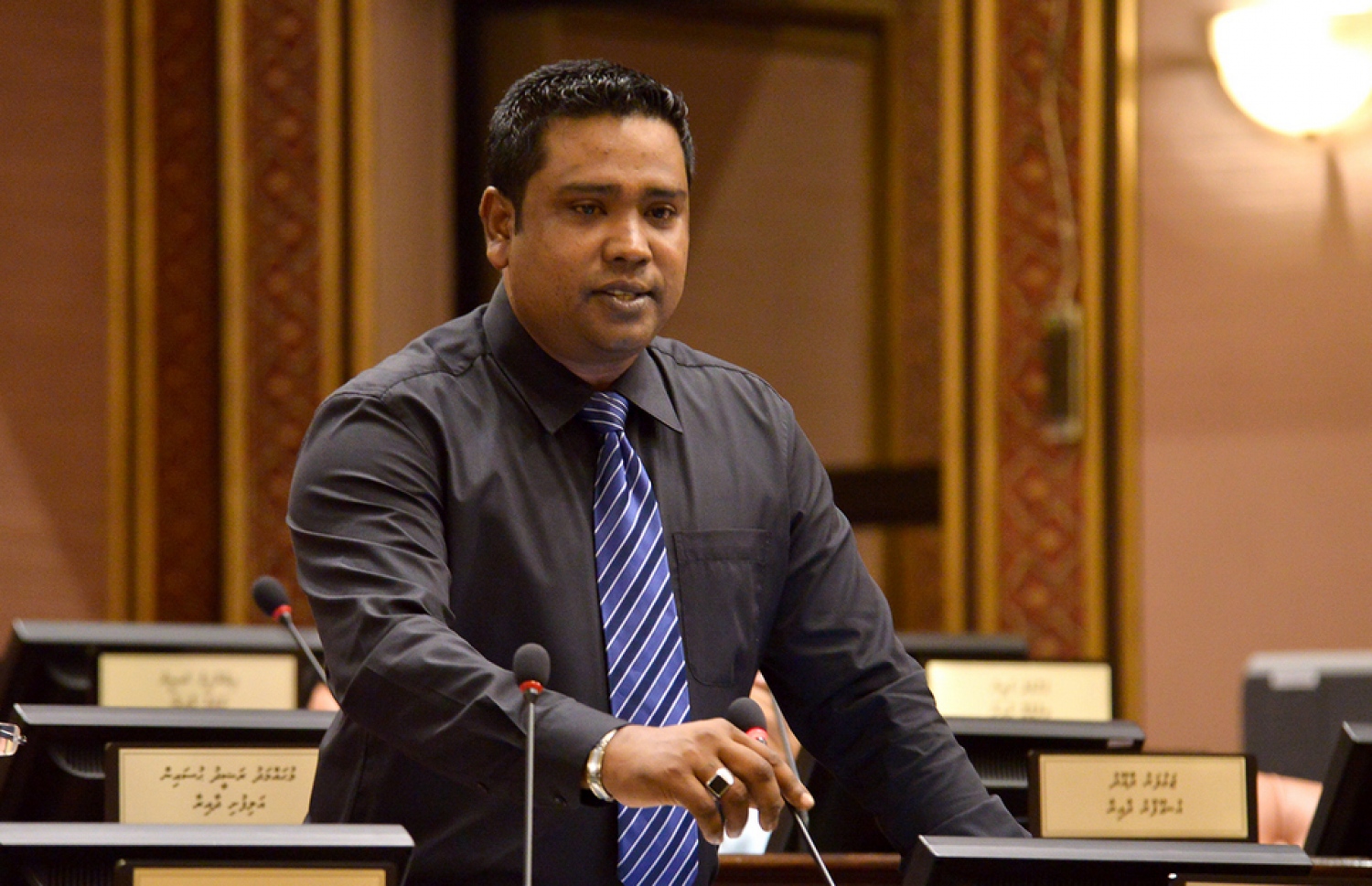 މެމްބަރު މުހައްމަދު އިސްމާއީލް: މަޖިލީހުގެ މެމްބަރުންނަށް ފައިސާ ބެއްސެވި ކަމަށް އޭނާ ވިދާޅުވި މައްސަލާގައި މިހާތަނަށް އެއްވެސް މުއައްސަސާއަކުން ފިޔަވަޅެއް ނާޅާ.