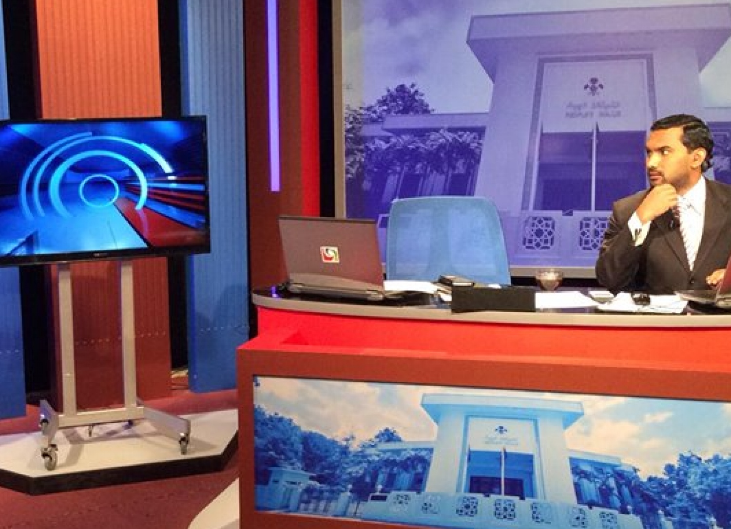 ވަސީމް (ކ) އިންތިޚާބެއްގެ ލައިވް ކަވަރޭޖުގައި ޕްރެޒެންޓްކުރަނީ