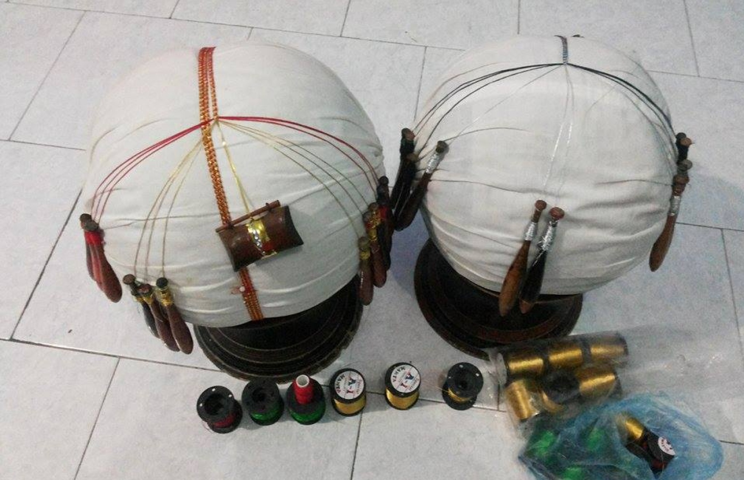 ބޯވަޅު އެޅުމަށް ބޭނުން ކުރާ ގަތާފައި: މިއީ ކަވި އަދި ބުރަ މަސައްކަތެއް