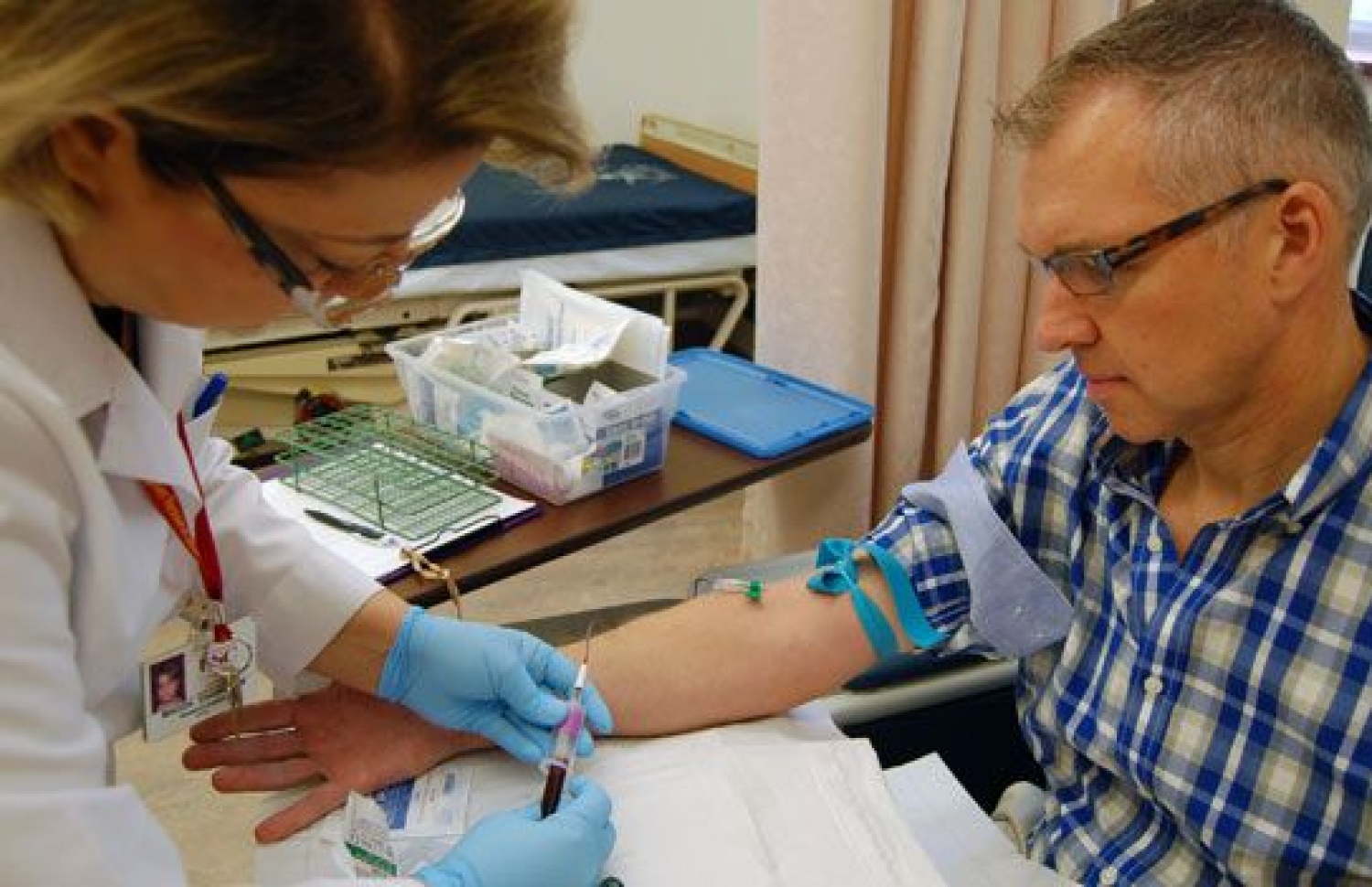 ޓެސްޓްކުރަން މީހަކުގެ ގައިން ލޭ ނަގަނީ