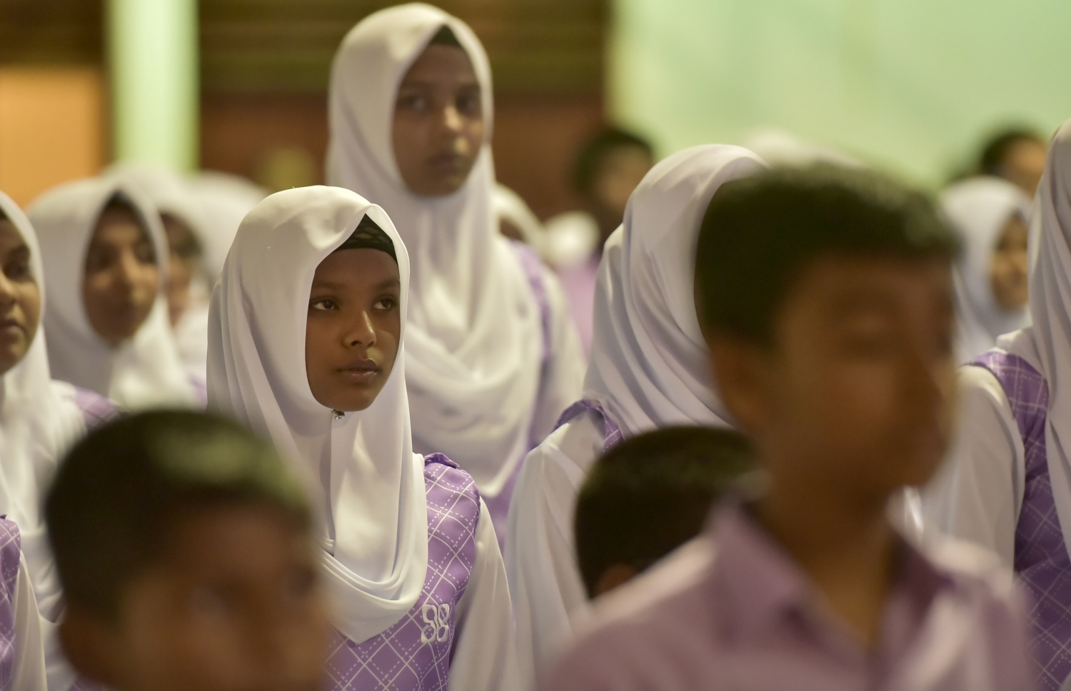 ފެބްރުއަރީ 26، 2017- ހިރިޔާ ސްކޫލުގެ އާ ޕްރިފެކްޓުން ހުވާކުރުމާއި ކްލަބްތަކުގެ އިސް މަގާމުތަކަށް ހޮވުނު ކުދިންނާ މަގާމު ހަވާލުކުރުމުގެ ރަސްމިއްޔާތު.---ފޮޓޯ: ހުސެއިން ވަހީދު/މިހާރު