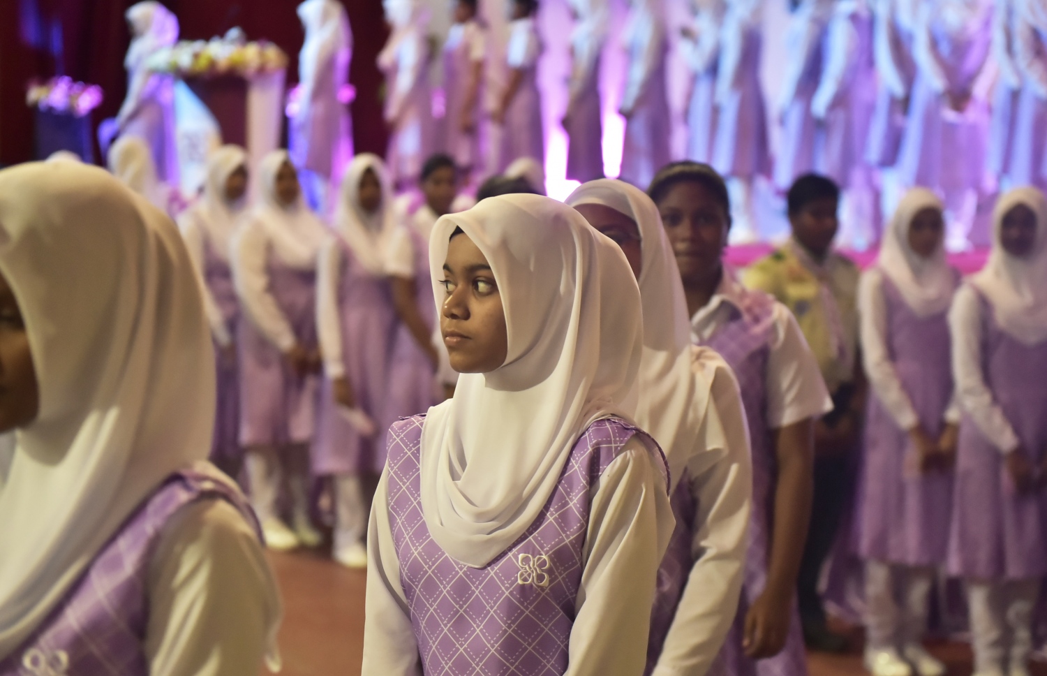 ފެބްރުއަރީ 26، 2017- ހިރިޔާ ސްކޫލުގެ އާ ޕްރިފެކްޓުން ހުވާކުރުމާއި ކްލަބްތަކުގެ އިސް މަގާމުތަކަށް ހޮވުނު ކުދިންނާ މަގާމު ހަވާލުކުރުމުގެ ރަސްމިއްޔާތު.---ފޮޓޯ: ހުސެއިން ވަހީދު/މިހާރު