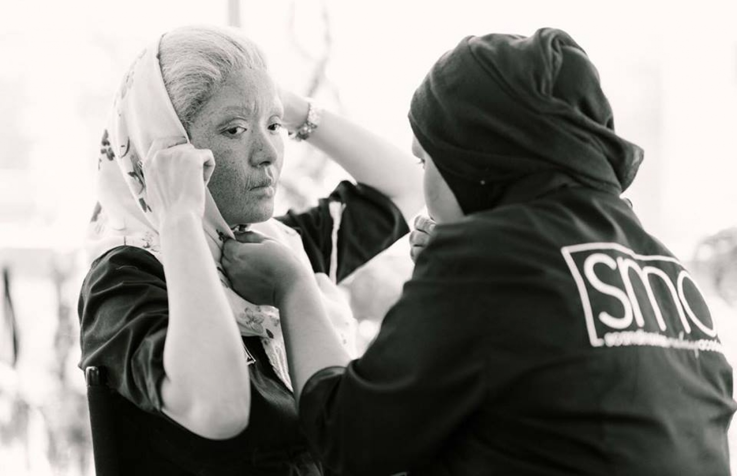 ޝިޒްނާ މޮޑެލެއްގައި މޭކަޕް ކުރަނީ