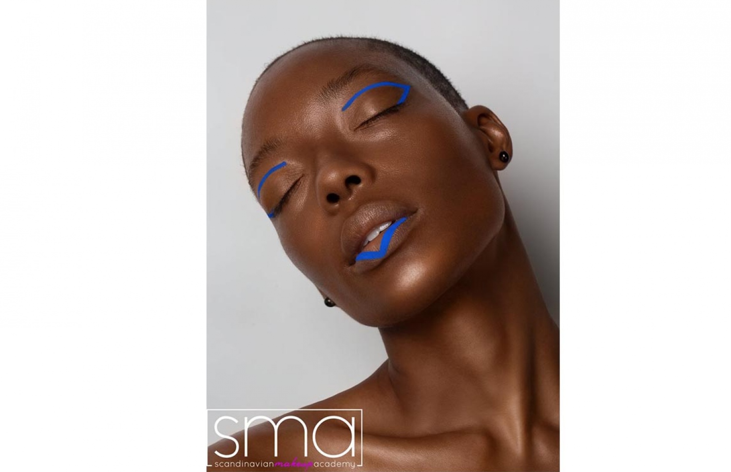 މޭކަޕް އާޓިސްޓް ޝިޒްނާގެ މޭކަޕެއް