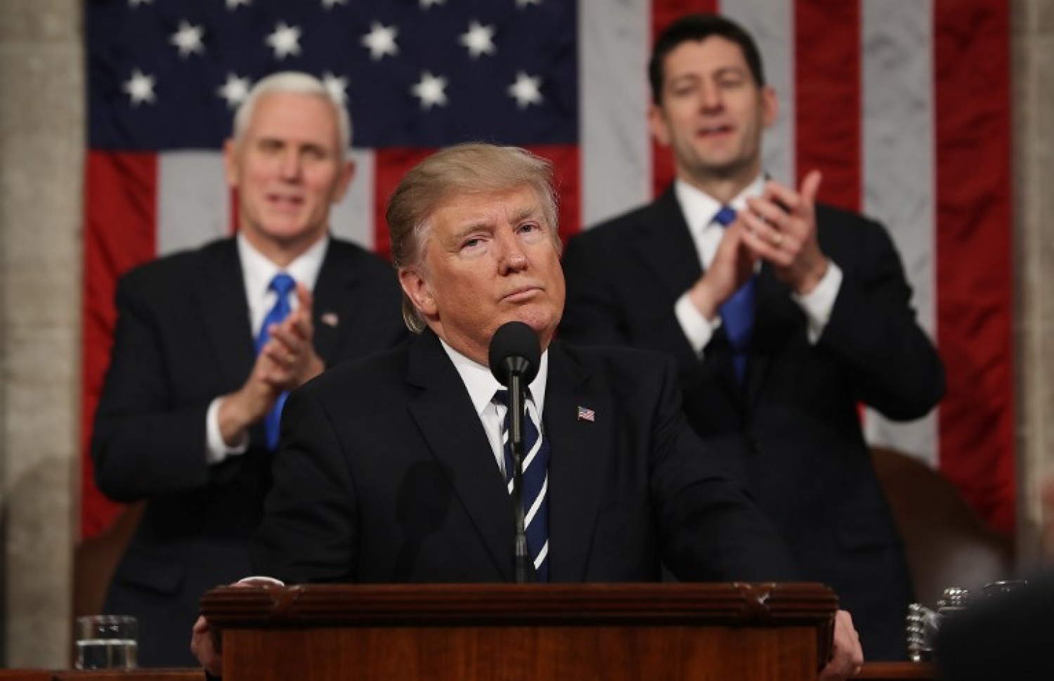 އެމެރިކާގެ ކޮންގްރެސްގައި ރައީސް ޑޮނަލްޑް ޓްރަމްޕް ތަގުރީރު ކުރައްވަނީ. --ފޮޓޯ:އޭއެފްޕީ