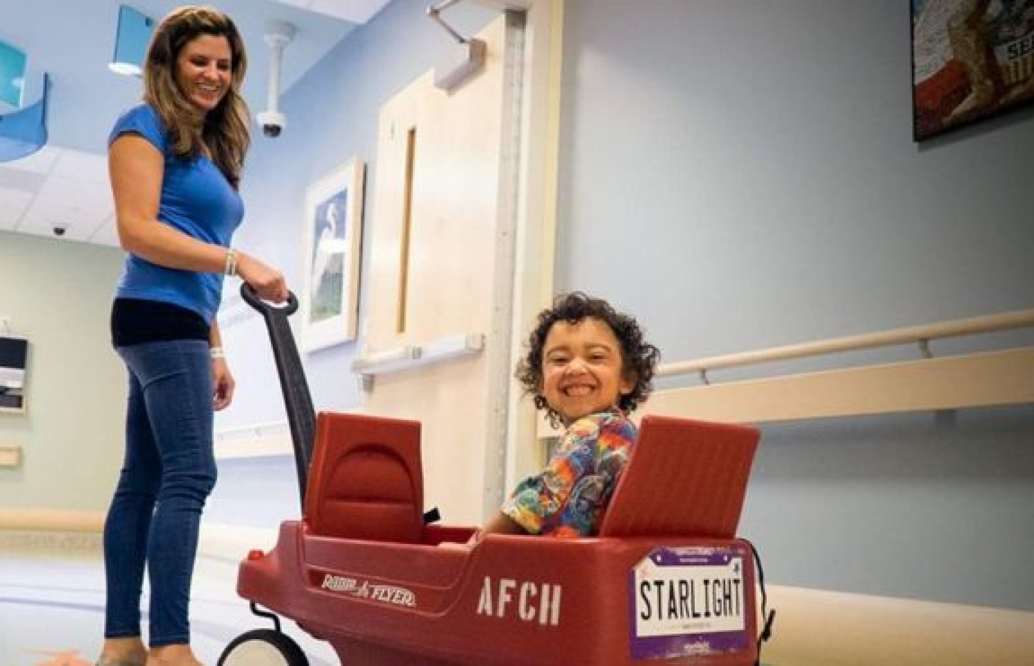 ދަރިވަރަށް ކިޑްނީއެއް ބޭނުންވާކަން އެނގުމާ އެކު ކިޑްނީ ހަދިޔާ ކުރުމުގައި ޓީޗަރުގެ ފަސްޖެހުމެއް ނެތް.