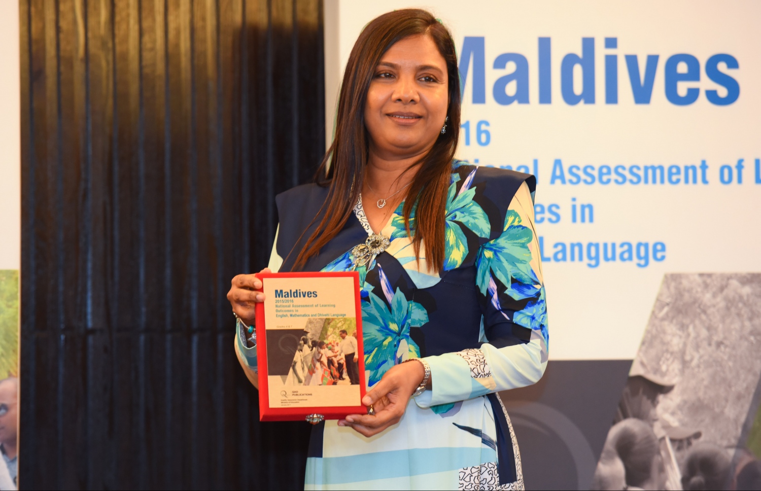 ނޭޝަނަލް އެސެސްމަންޓް ރިޕޯޓު، އެޑިއުކޭޝަން މިނިސްޓަރު ޑރ. އާއިޝަތު ޝިހާމް ނެރެދެއްވަނީ.-- ފޮޓޯ: ނިޝާން އަލީ/ މިހާރު