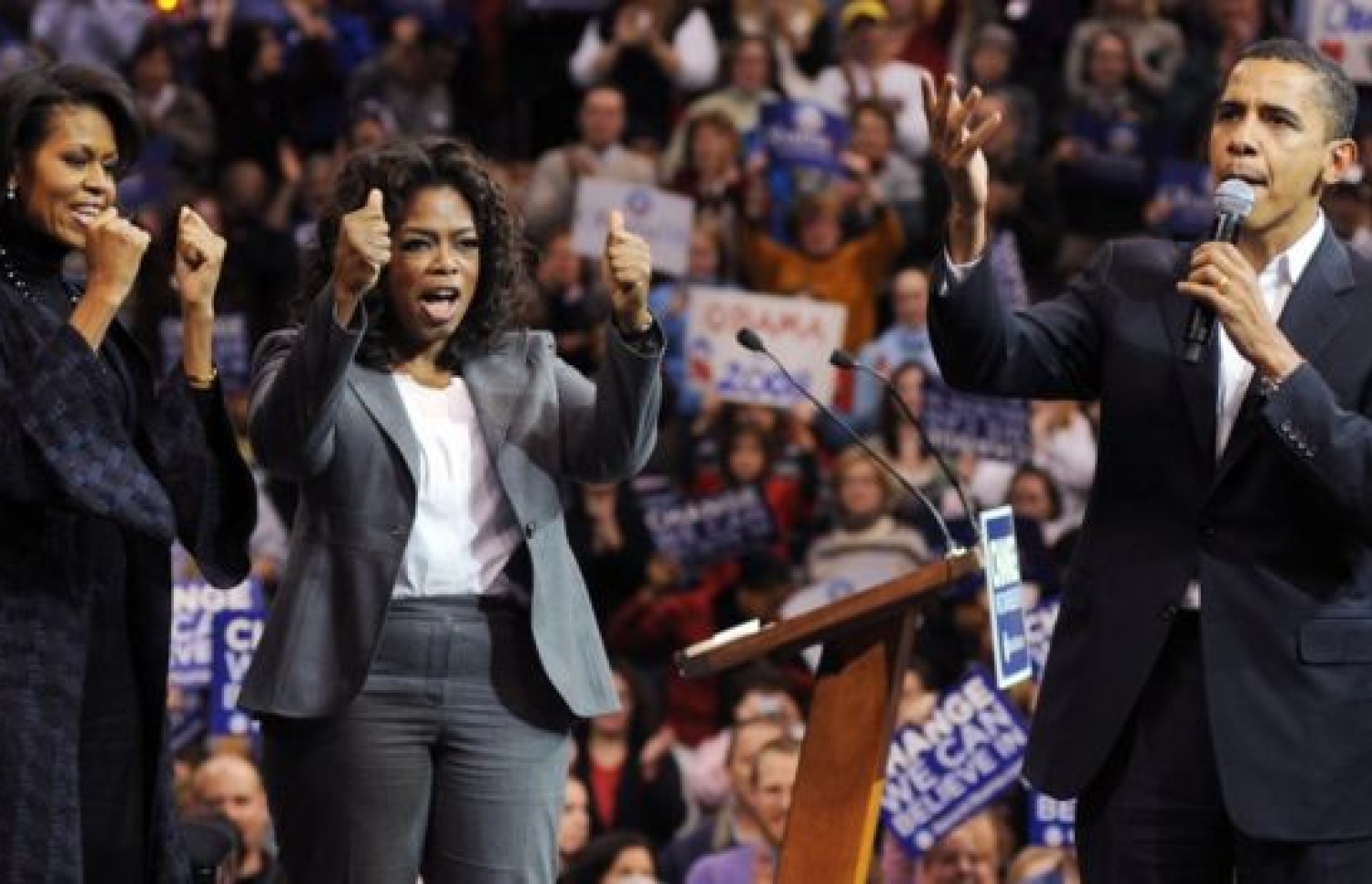 އޮބާމާގެ ރިޔާސީ ޕްރައިމަރީ ކެމްޕޭނުގައި 2007 ވަނަ އަހަރު އޯޕްރާ ވަނީ ބައިވެރިވެވަޑައިގެންފައި. --ފޮޓޯ: ގެޓީ އިމޭޖަސް