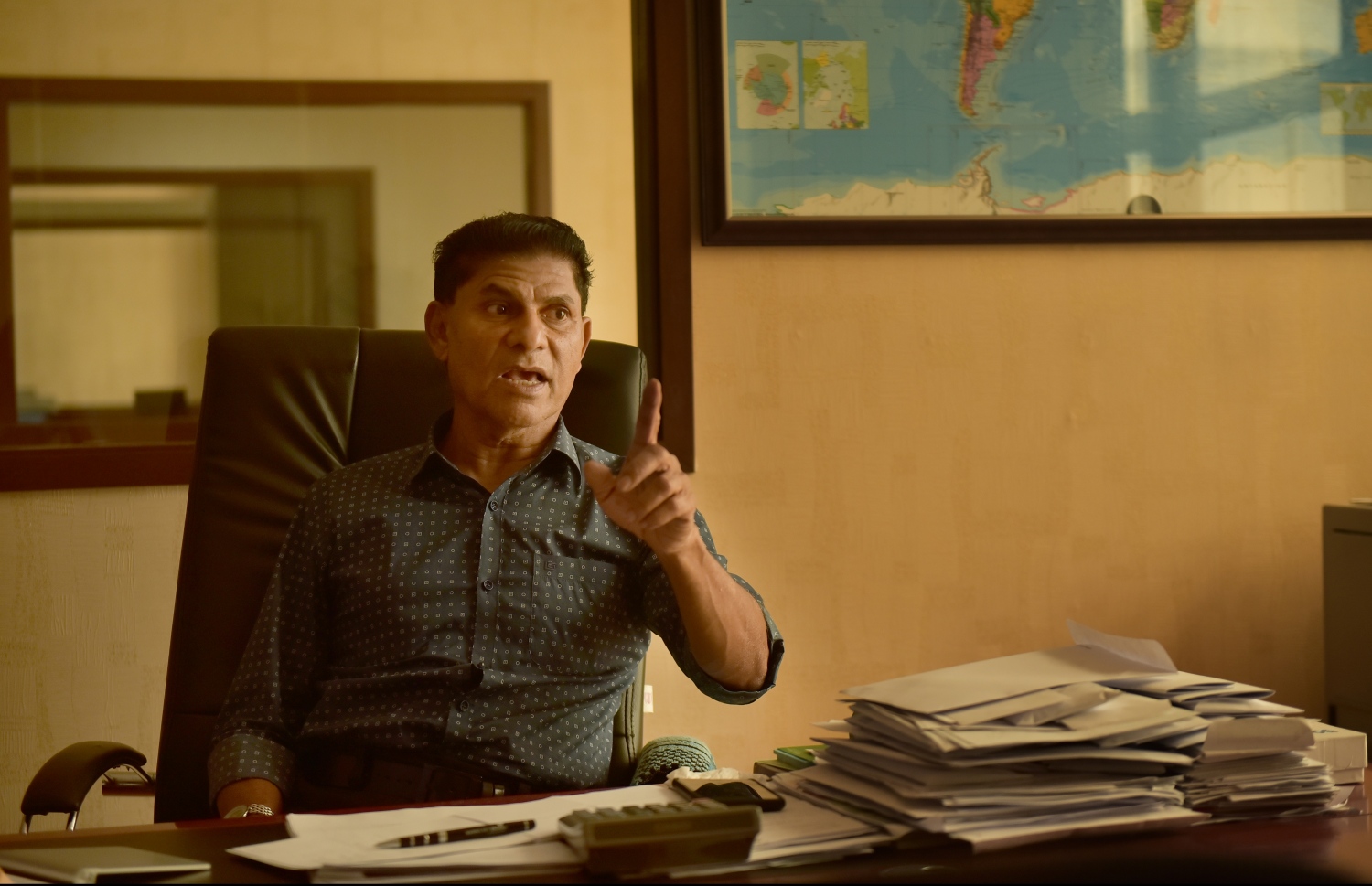 ނާބެ އިއްޔެ "މިހާރު" އަށް އިންޓަވިއު ދެއްވަނީ: ރަނގަޅު ސްކްރިޕްޓްތަކަށް ފަންޑުކޮށްދެއްވާނެ ކަމަށް ވިދާޅުވި -- ފޮޓޯ: ހުސެއިން ވަހީދު/ މިހާރު