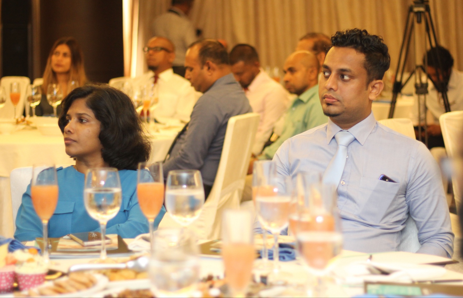 ކުންފުނިތަކަށް އަމާޒުކޮށްގެން ދިވެހި އިންޝުއަރެންސް ކުންފުނިން ބޭއްވި ސެމިނާގެ ބައެއް ބައިވެރިން. ފޮޓޯ: ހުސެއިން ވަހީދު /މިހާރު