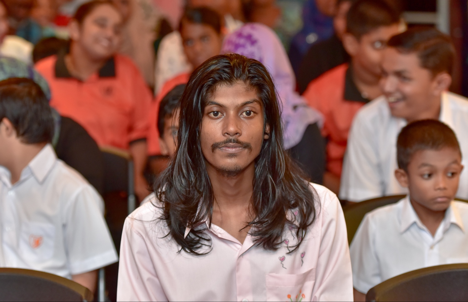 މާލެ: މާޗް 6، 2017: ސެންގެ ކުދިން ތައްޔާރުކޮށްފައިވާ ޑިޒައިނެއް ހިމަނައިގެން ނާޒިޔާ ފަހާފައިވާ ހެދުންތައް ދައްކާލުމަށް ބޭއްވި އިވެންޓުގައި ލަވަކިޔުންތެރިޔާ ޝަލަބީ ބައިވެރިވަނީ.- ފޮޓޯ: ނިޝާން އަލީ/ މިހާރު